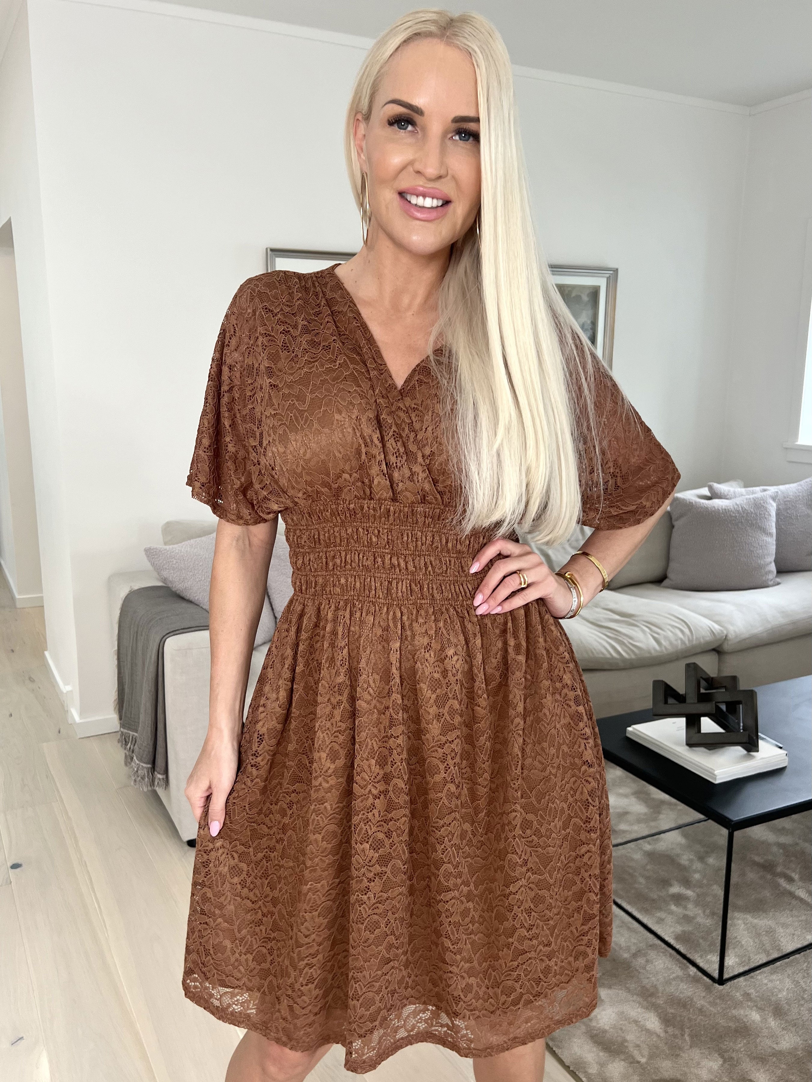 Pams Lace Short S/S - Kort spetsklänning med korta ärmar