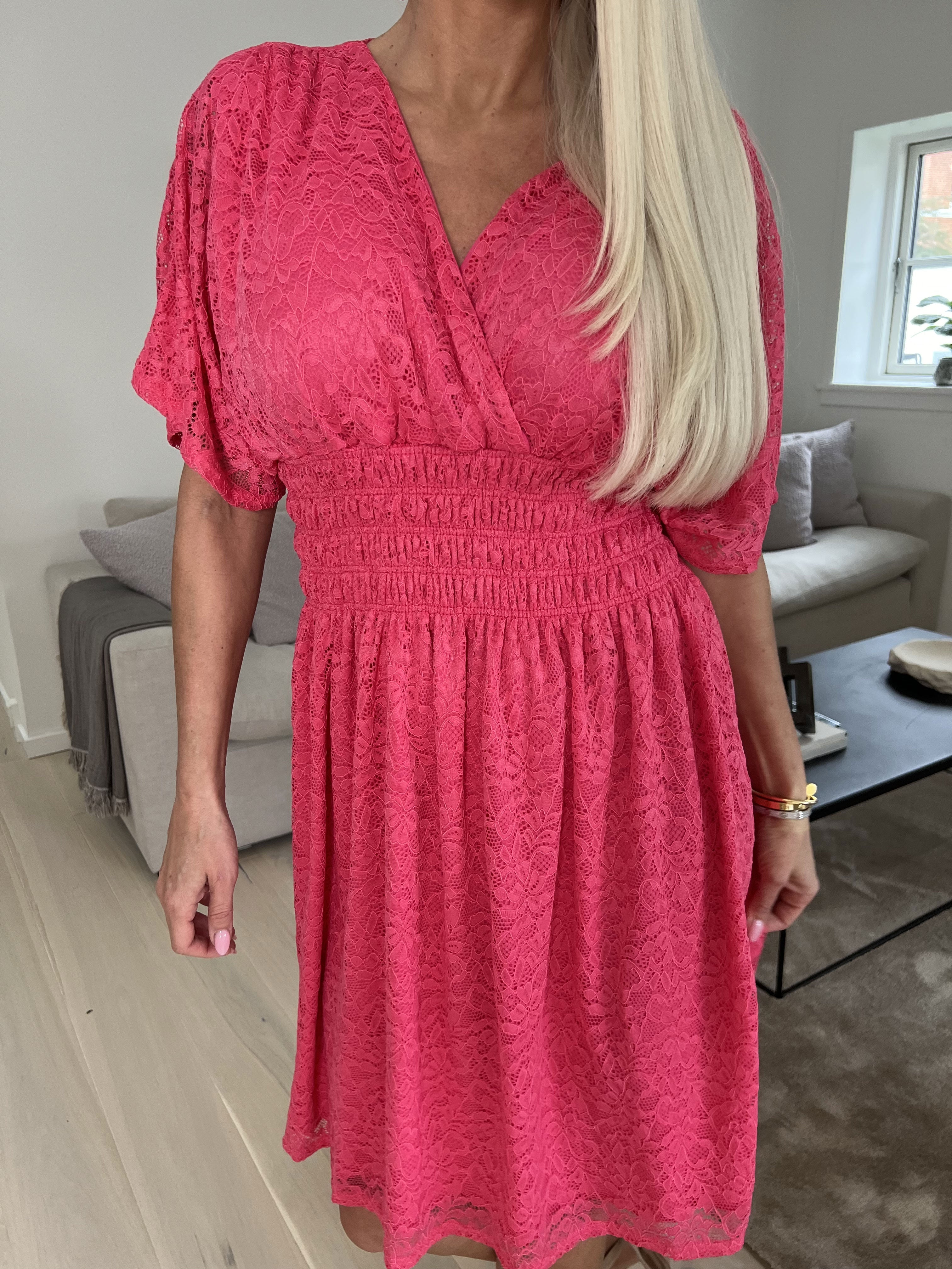 Pams Lace Short S/S - Kort spetsklänning med korta ärmar