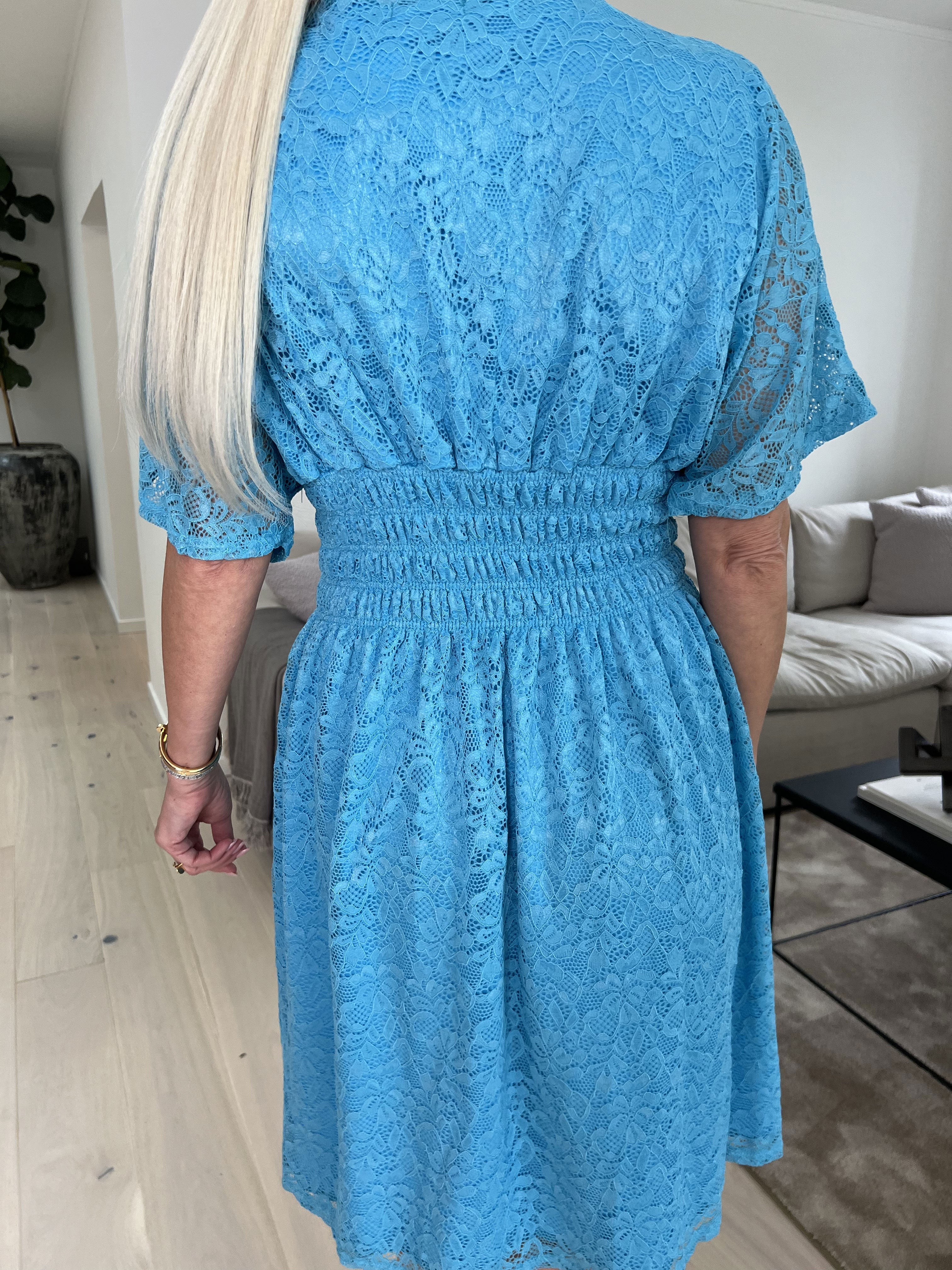 Pams Lace Short S/S - Kort spetsklänning med korta ärmar