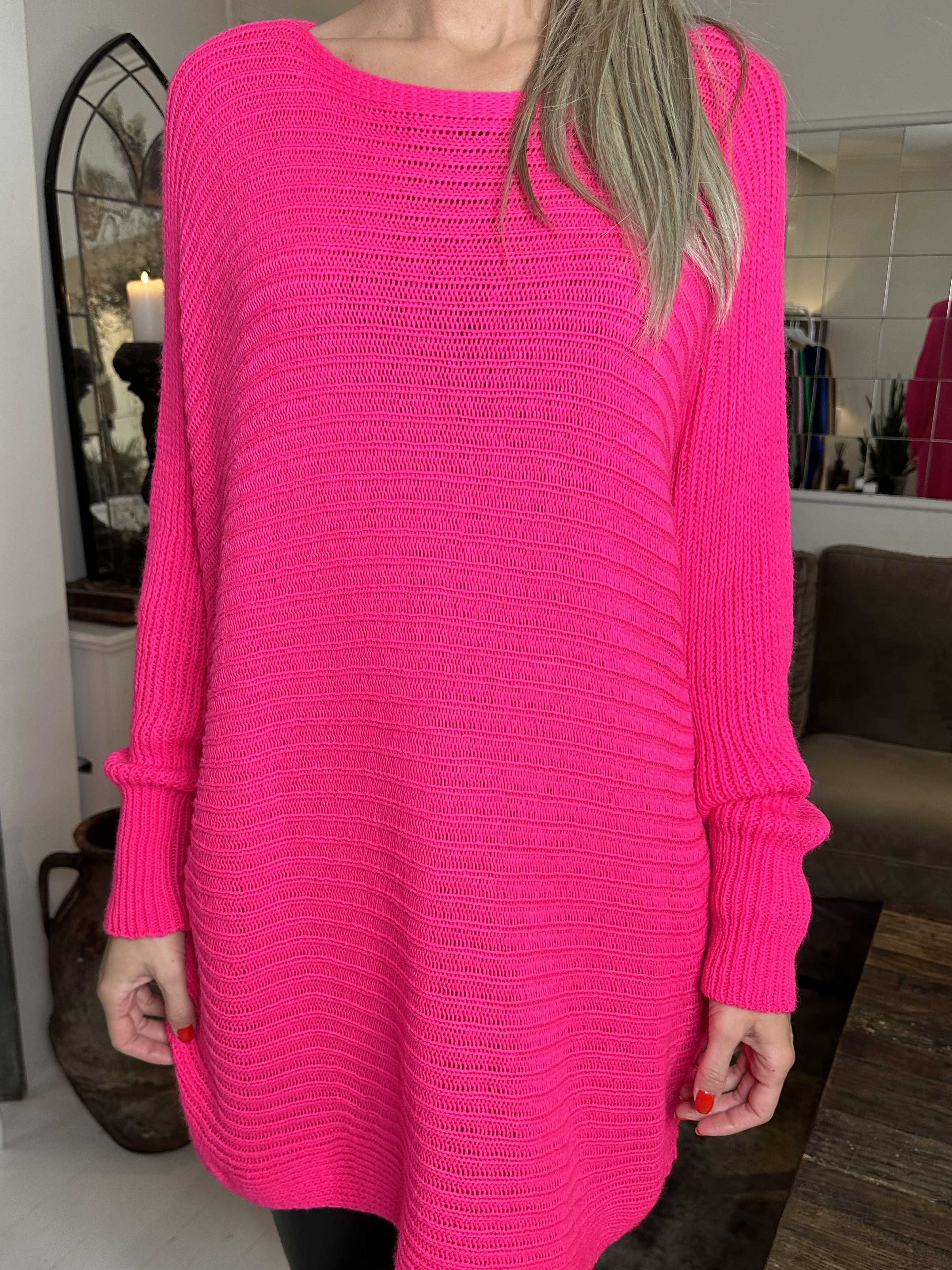 Gabbi - Oversized stickat med fladdermusärmar