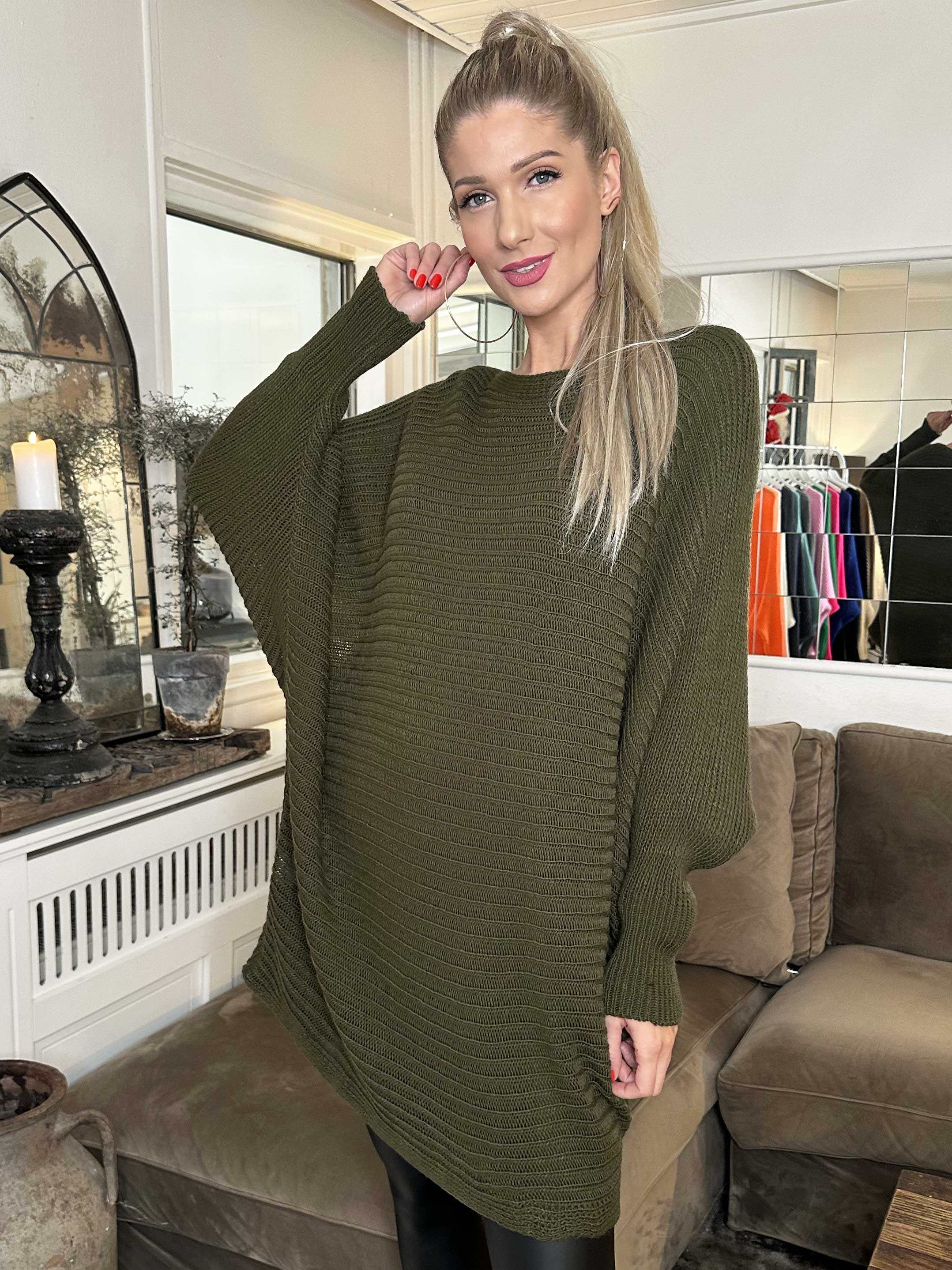 Gabbi - Oversized stickat med fladdermusärmar
