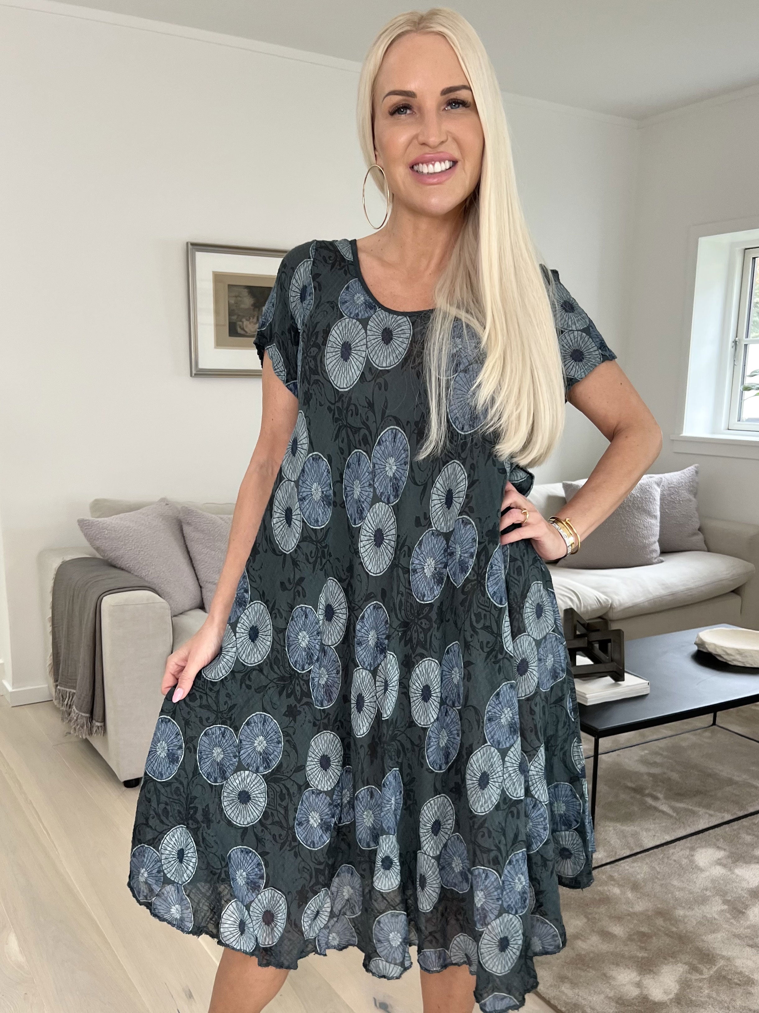 Delphine - Klänning i bomull med motiv
