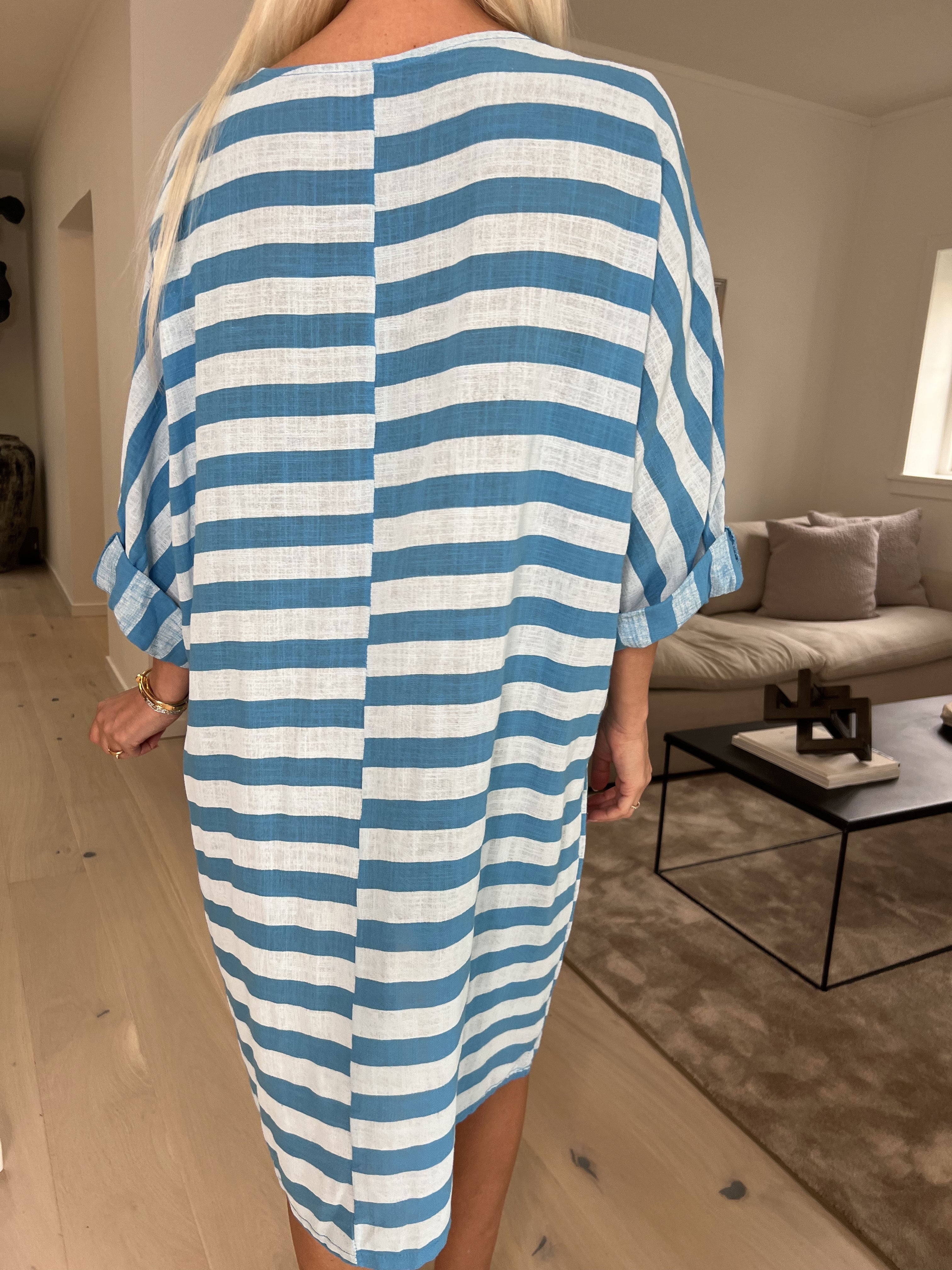 Claudine - Söt randig bomullsklänning