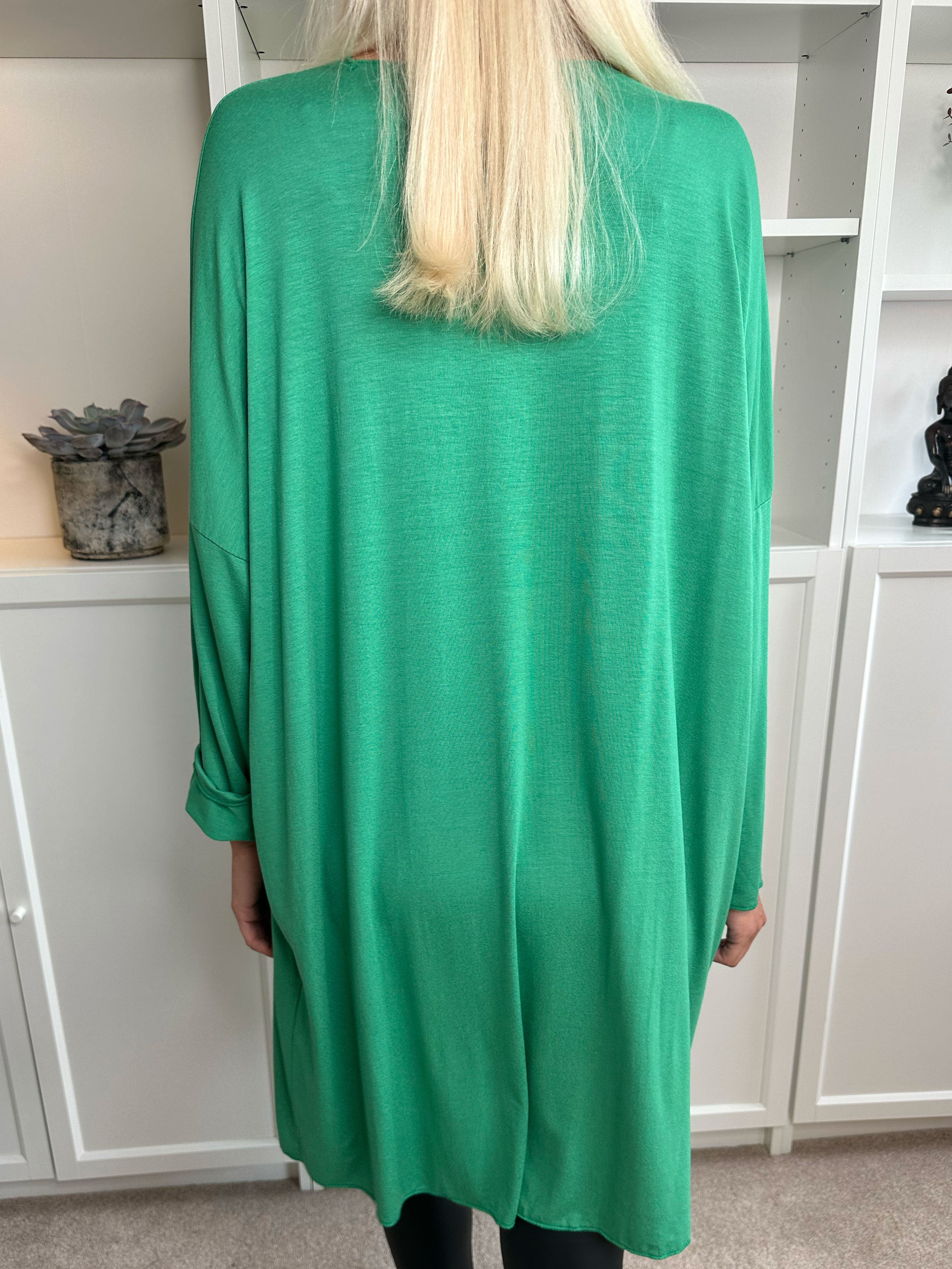 Vogue Long Sleeve - Långärmad klänning i viskos med guldskrift