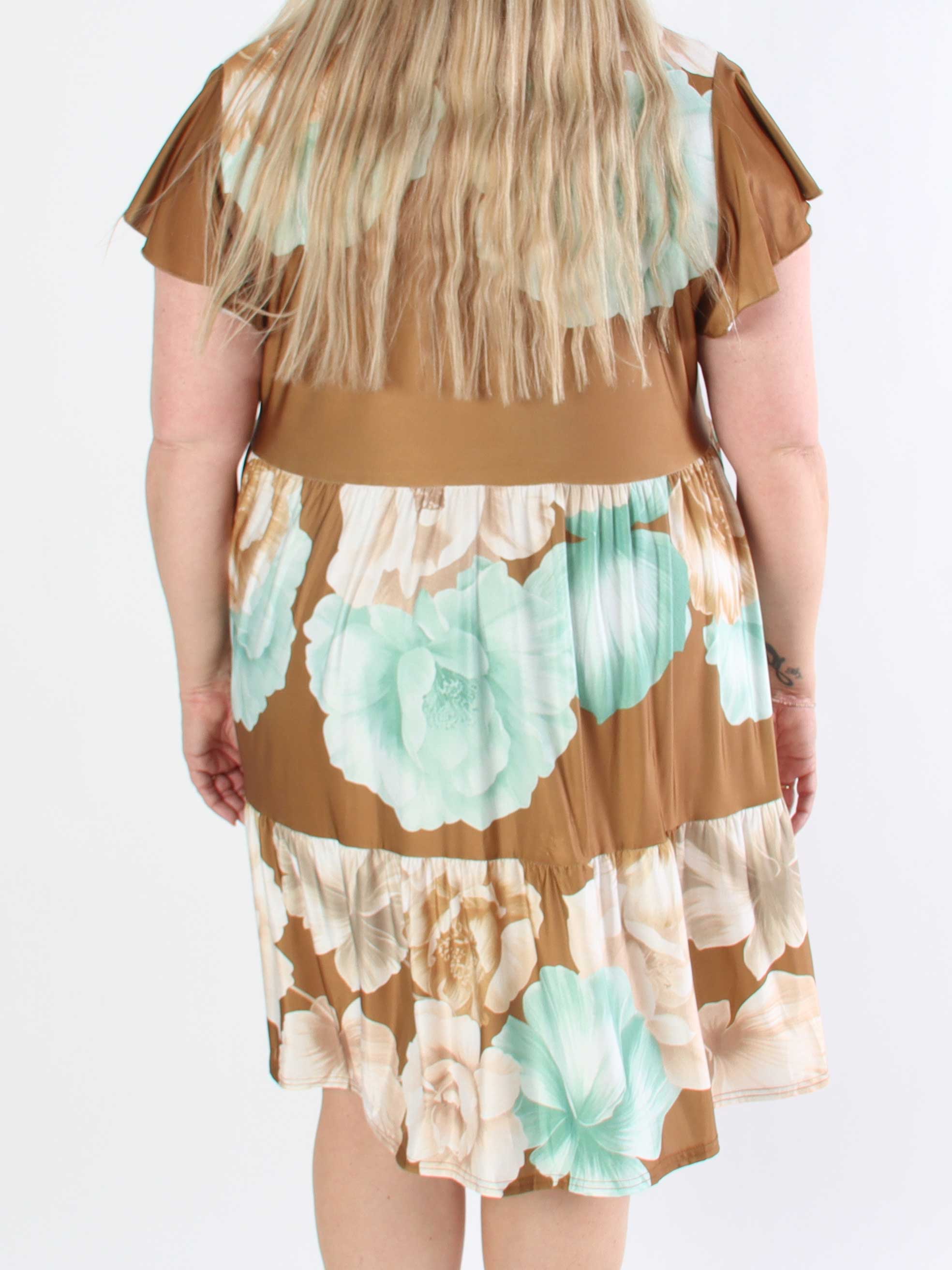 Milano Peony Midi S/S - Blommig plus size klänning med lager på lager look
