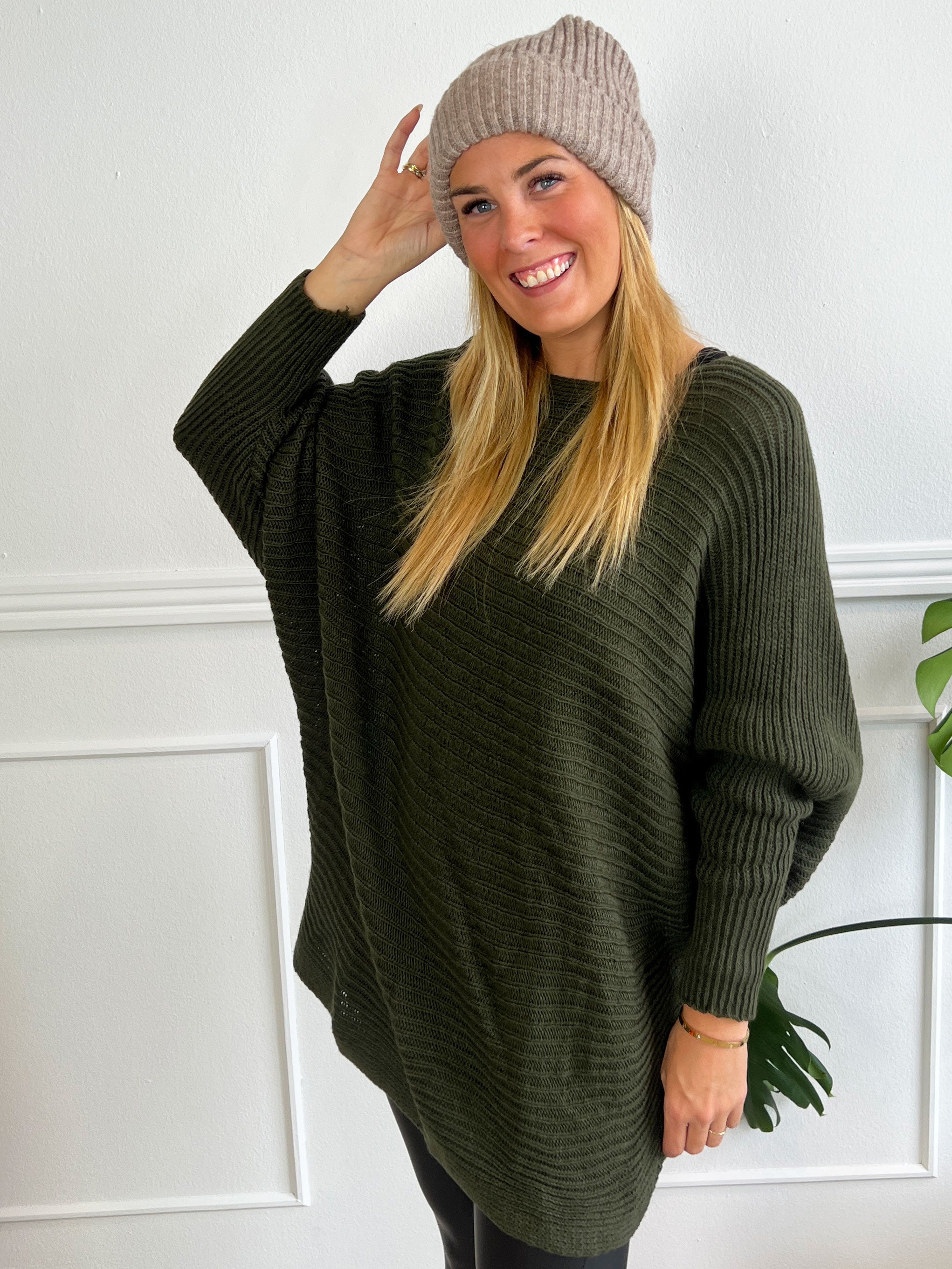 Gabbi - Oversized stickat med fladdermusärmar