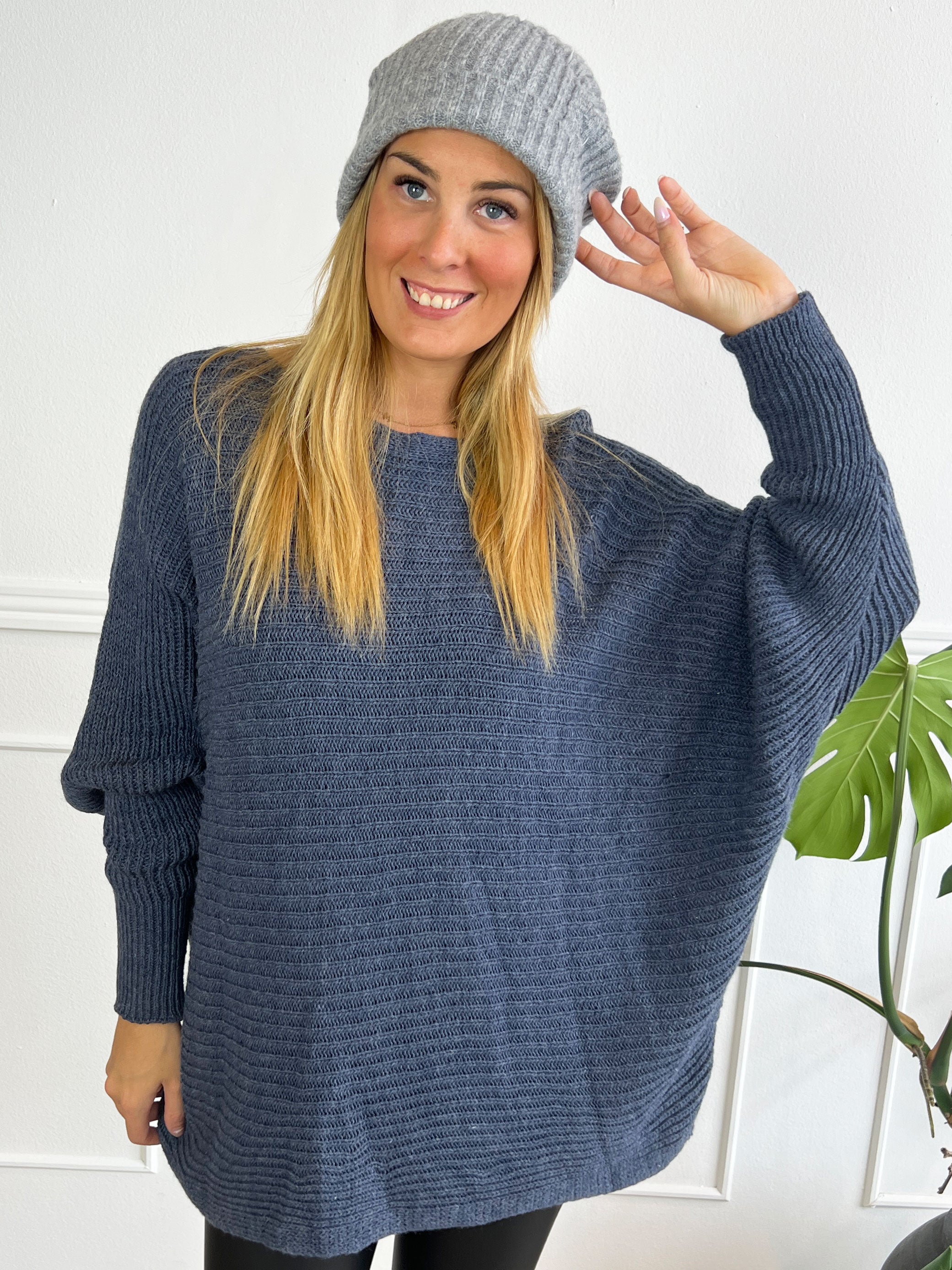 Gabbi - Oversized stickat med fladdermusärmar