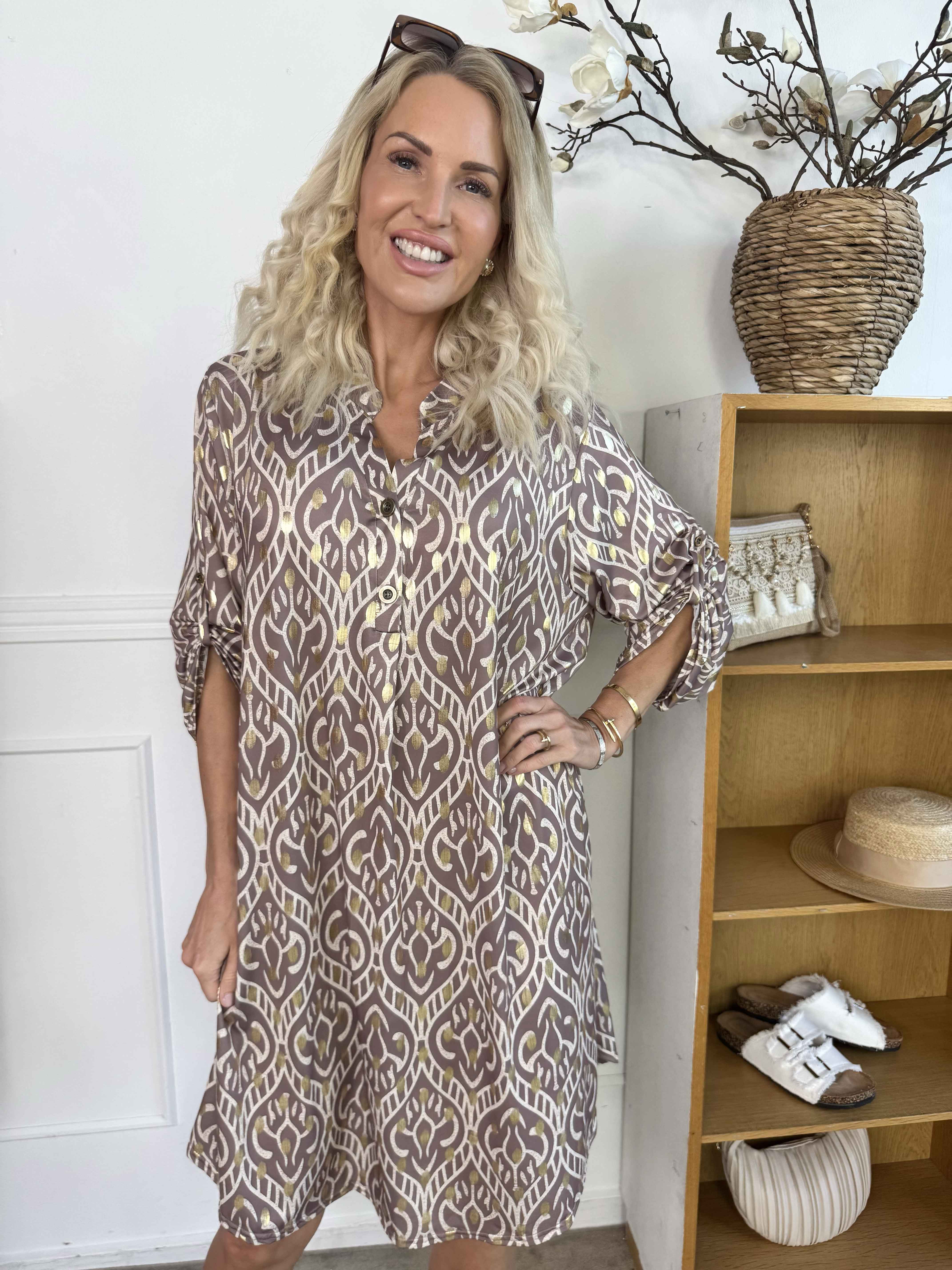 Ebba Boho Long - Elastisk mönstrad klänning med guldprickar