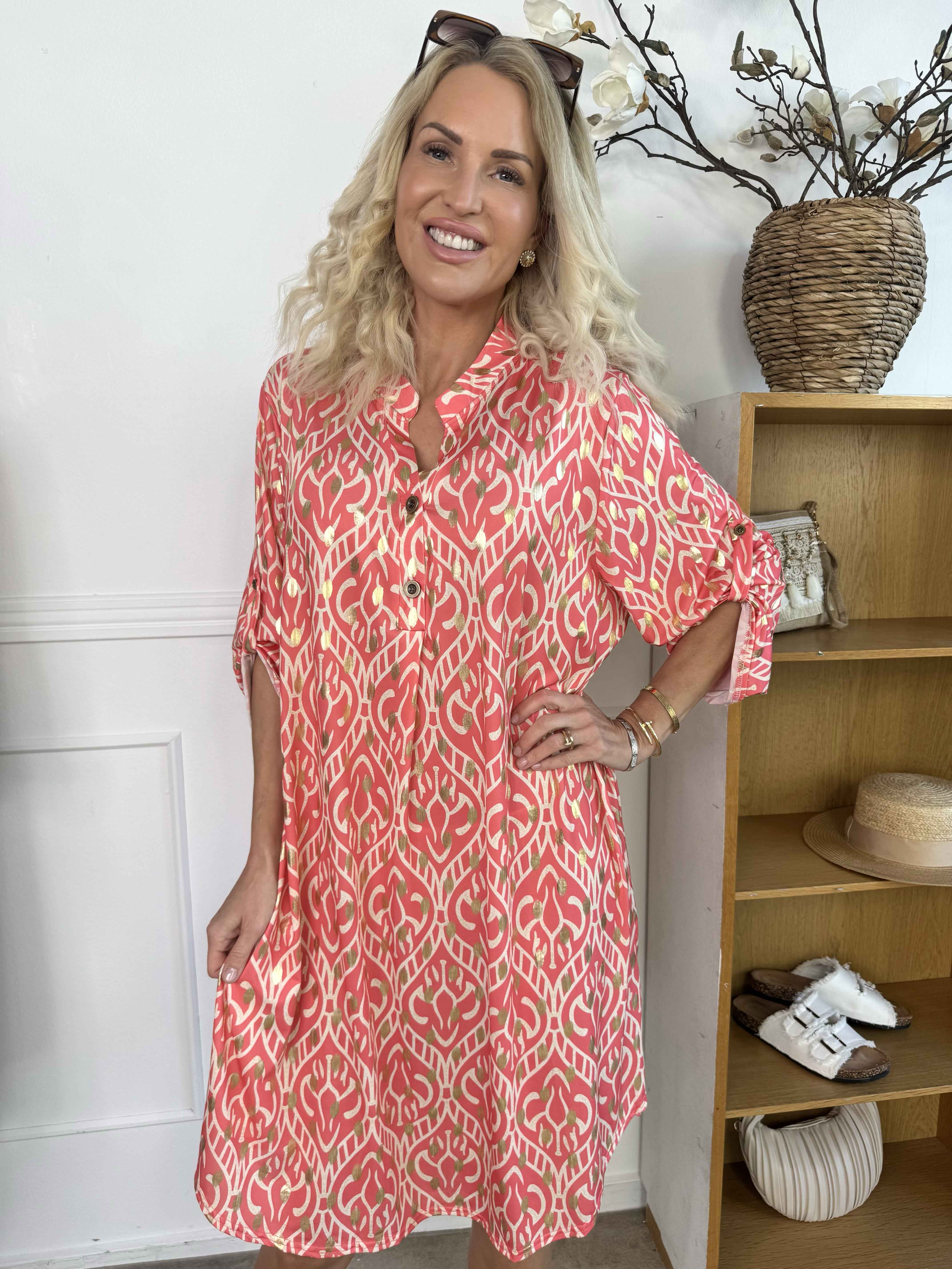 Ebba Boho Long - Elastisk mönstrad klänning med guldprickar