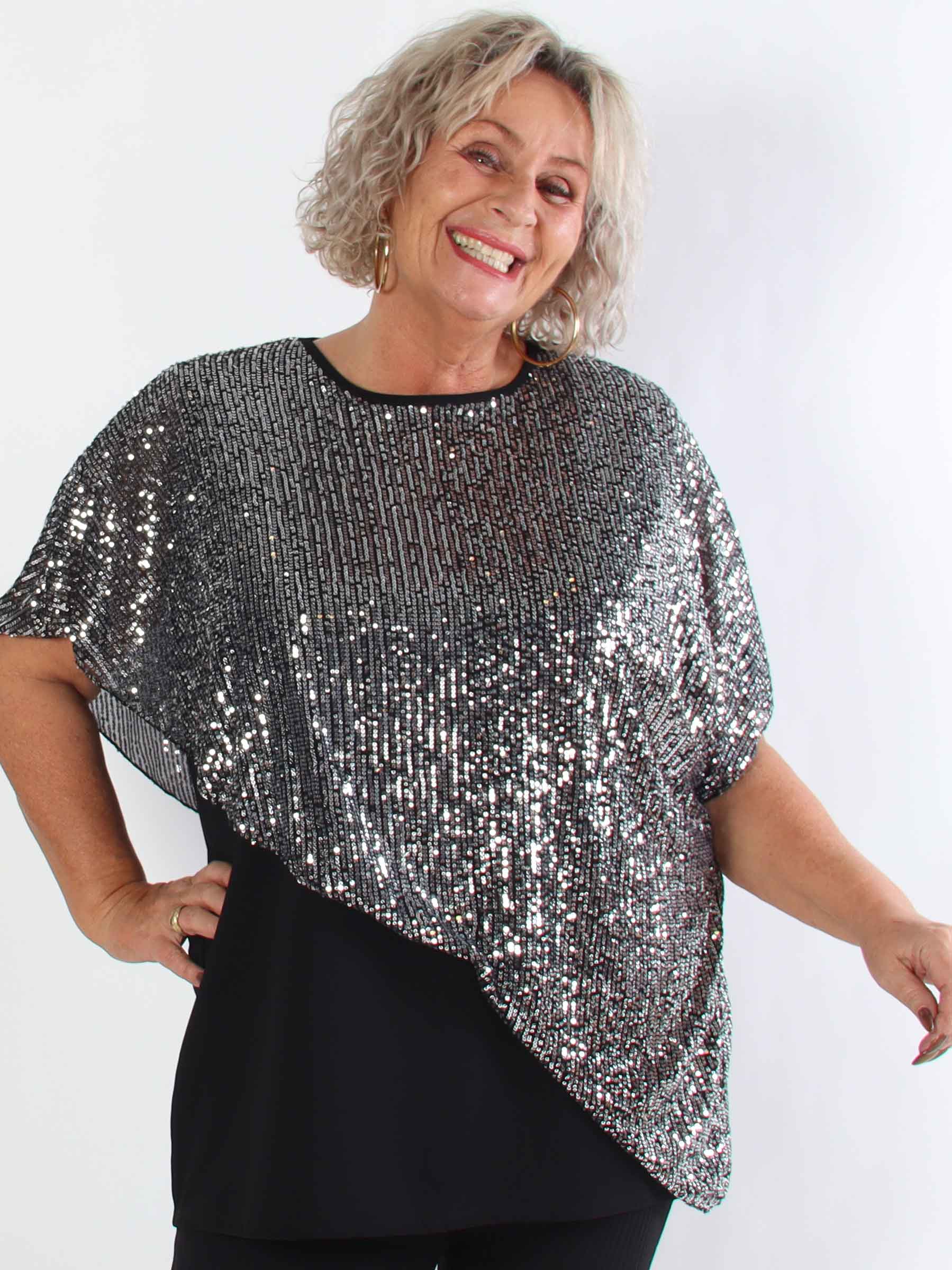 Aude - Plus size tunika med asymmetriskt paljettlager