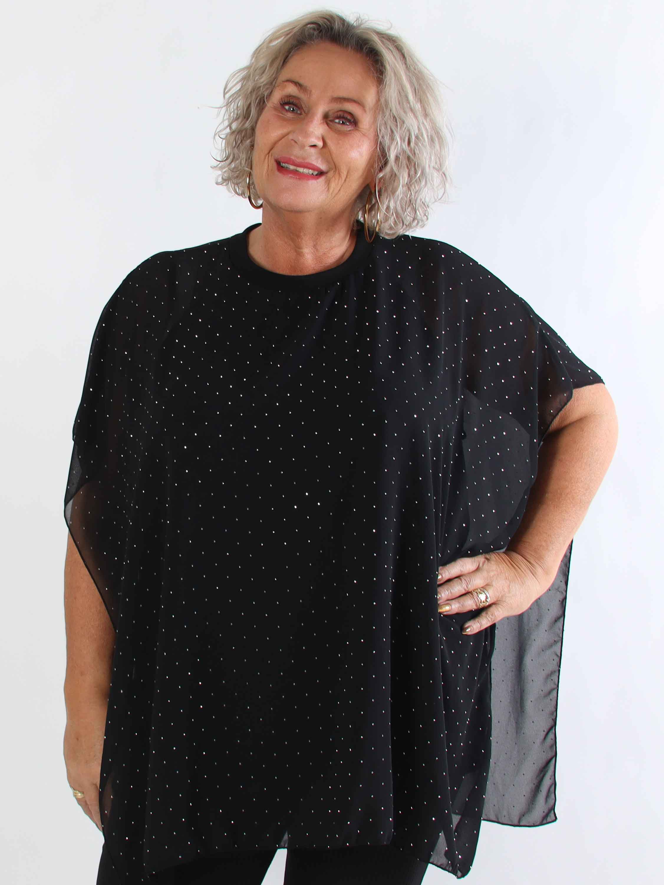 Alpha - Söt plus size tunikaklänning med ett chiffonglager med glittrande stenar