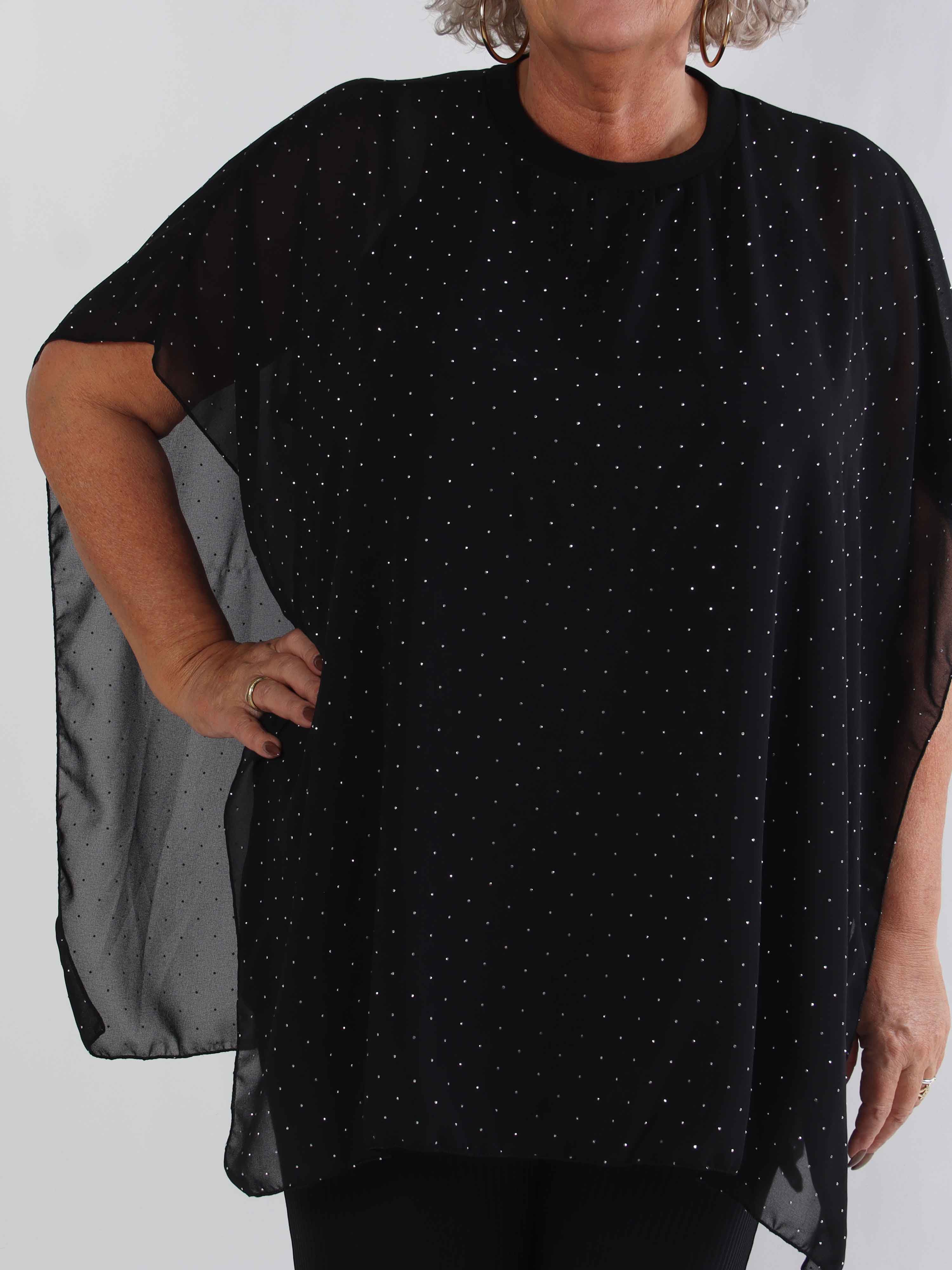 Alpha - Söt plus size tunikaklänning med ett chiffonglager med glittrande stenar