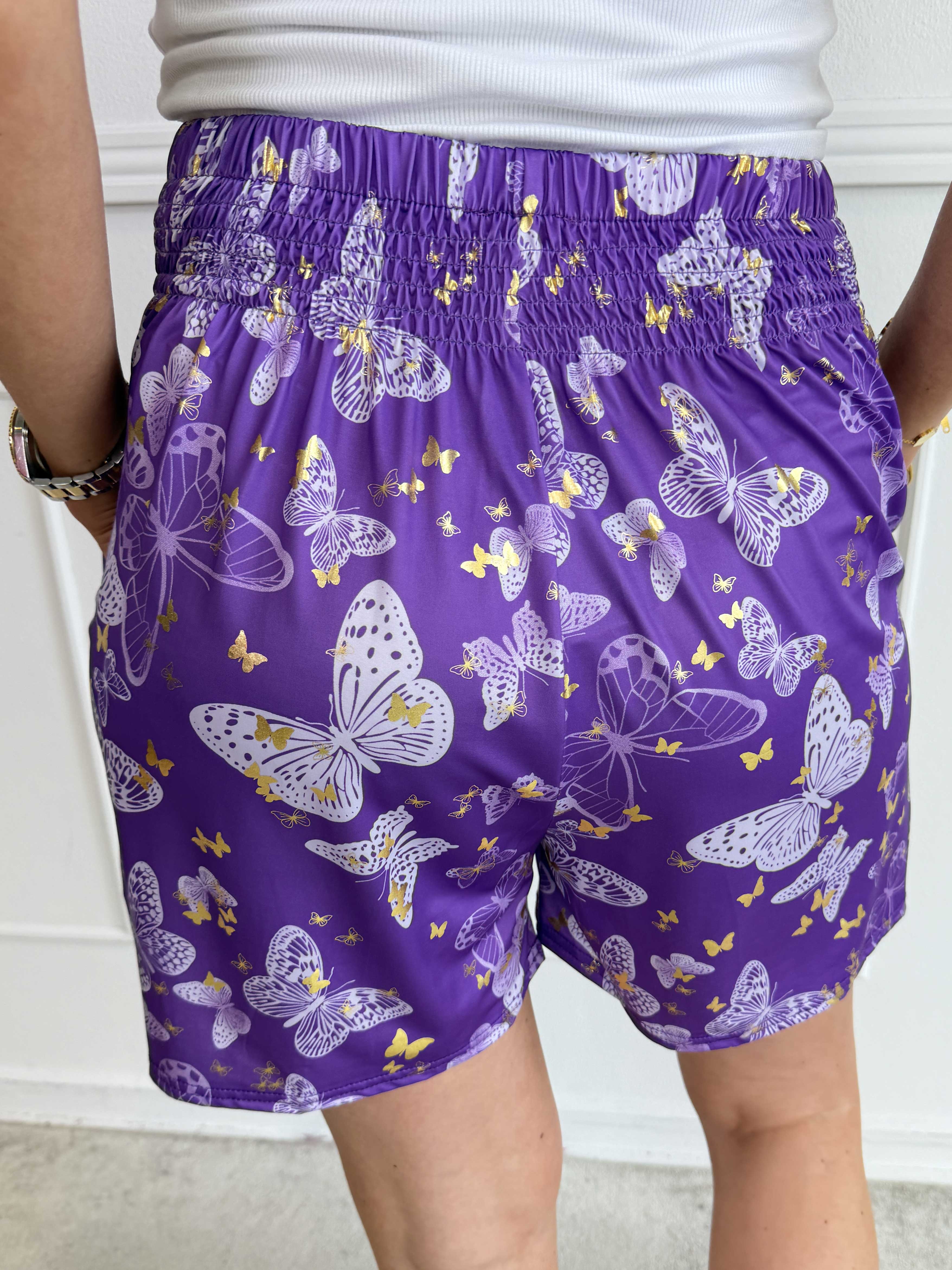 Pams Butterfly Shorts - Elastiske shorts med sommerfugleprint og gulddetaljer