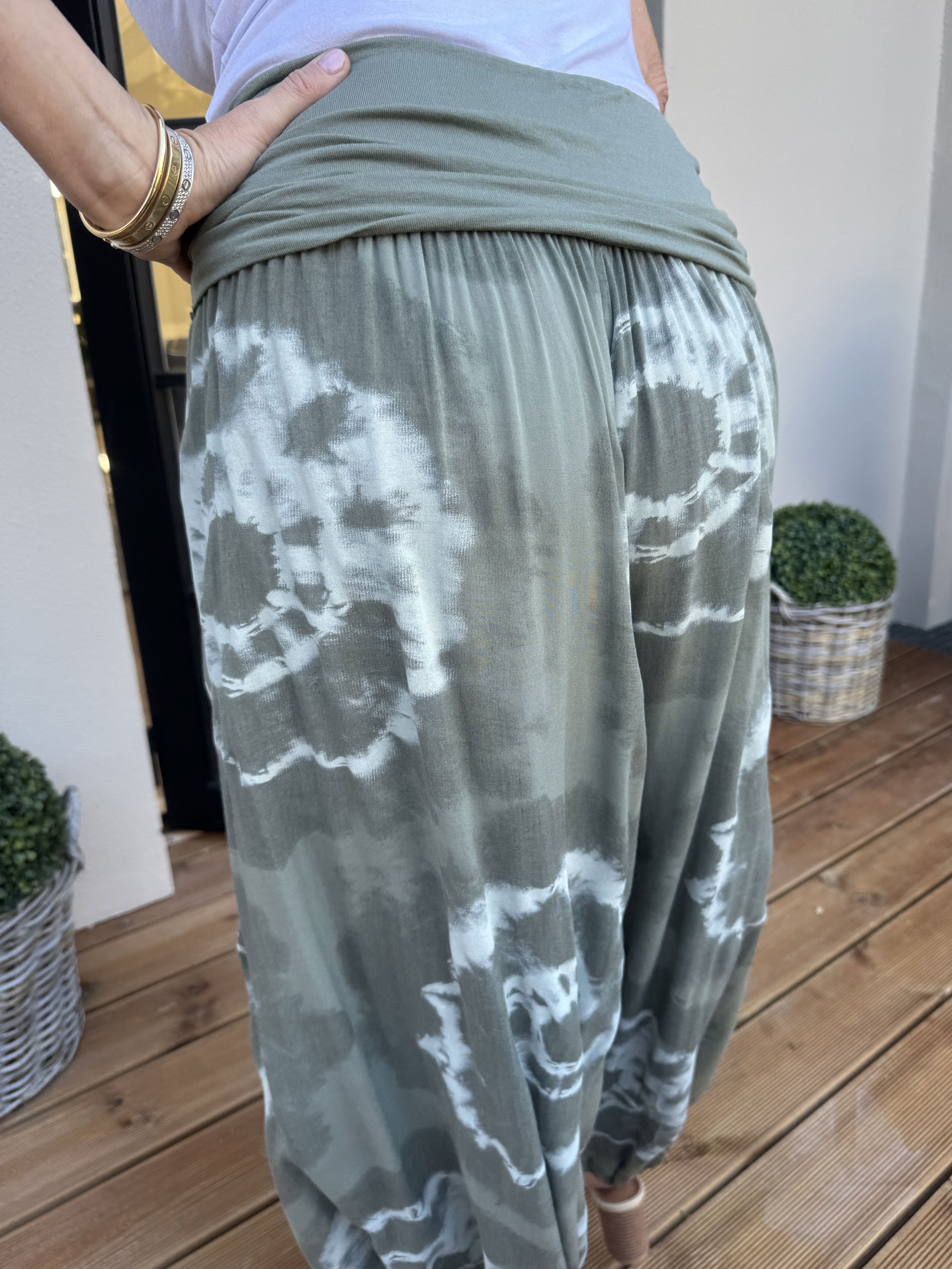 Drew Batik - Bohemiska byxor i ljus viskos