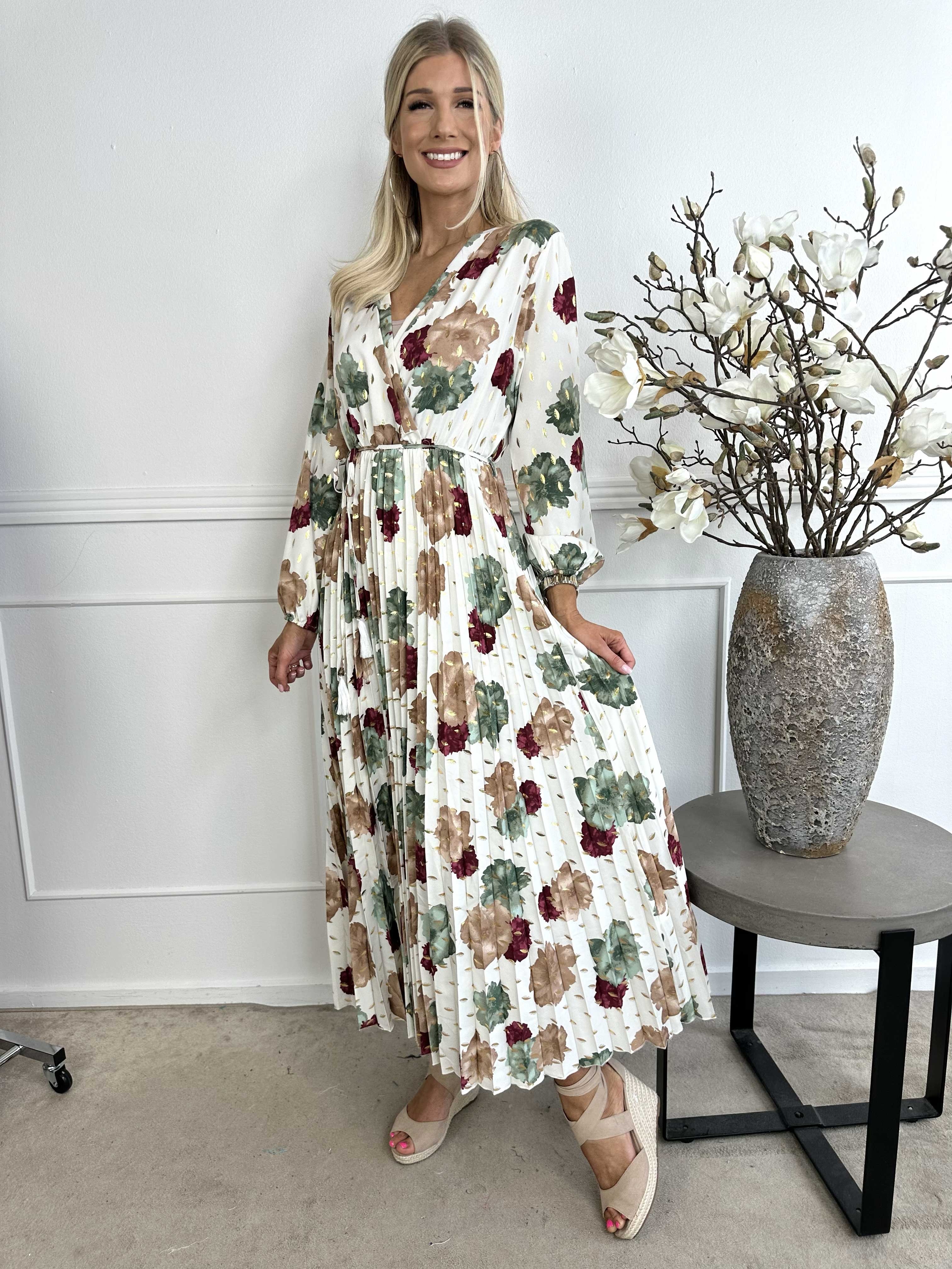 Malin - Blommig maxiklänning med veckad kjol