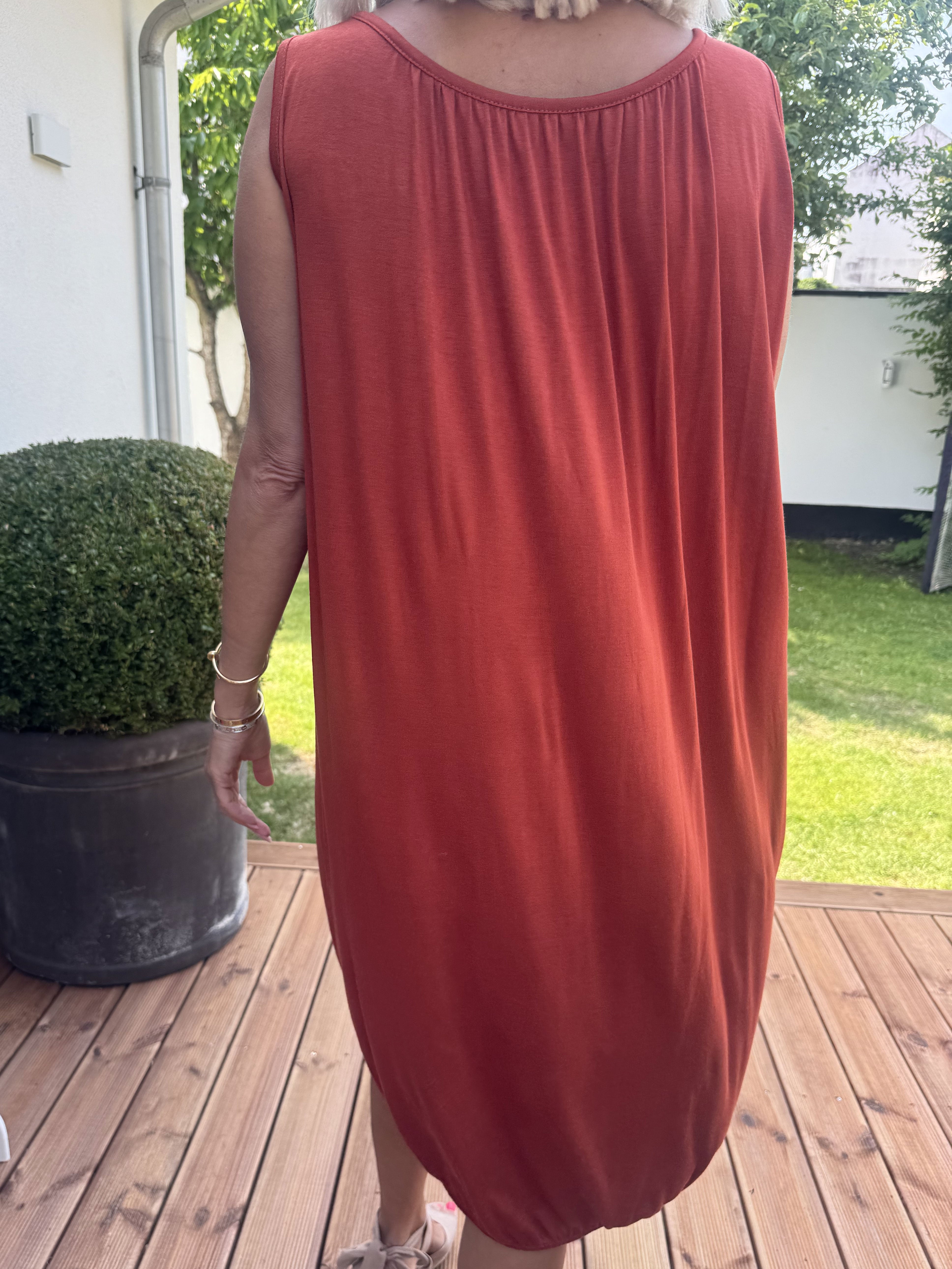 Miracle Sleeveless Dress - Basic klänning i viskos med resår nedtill
