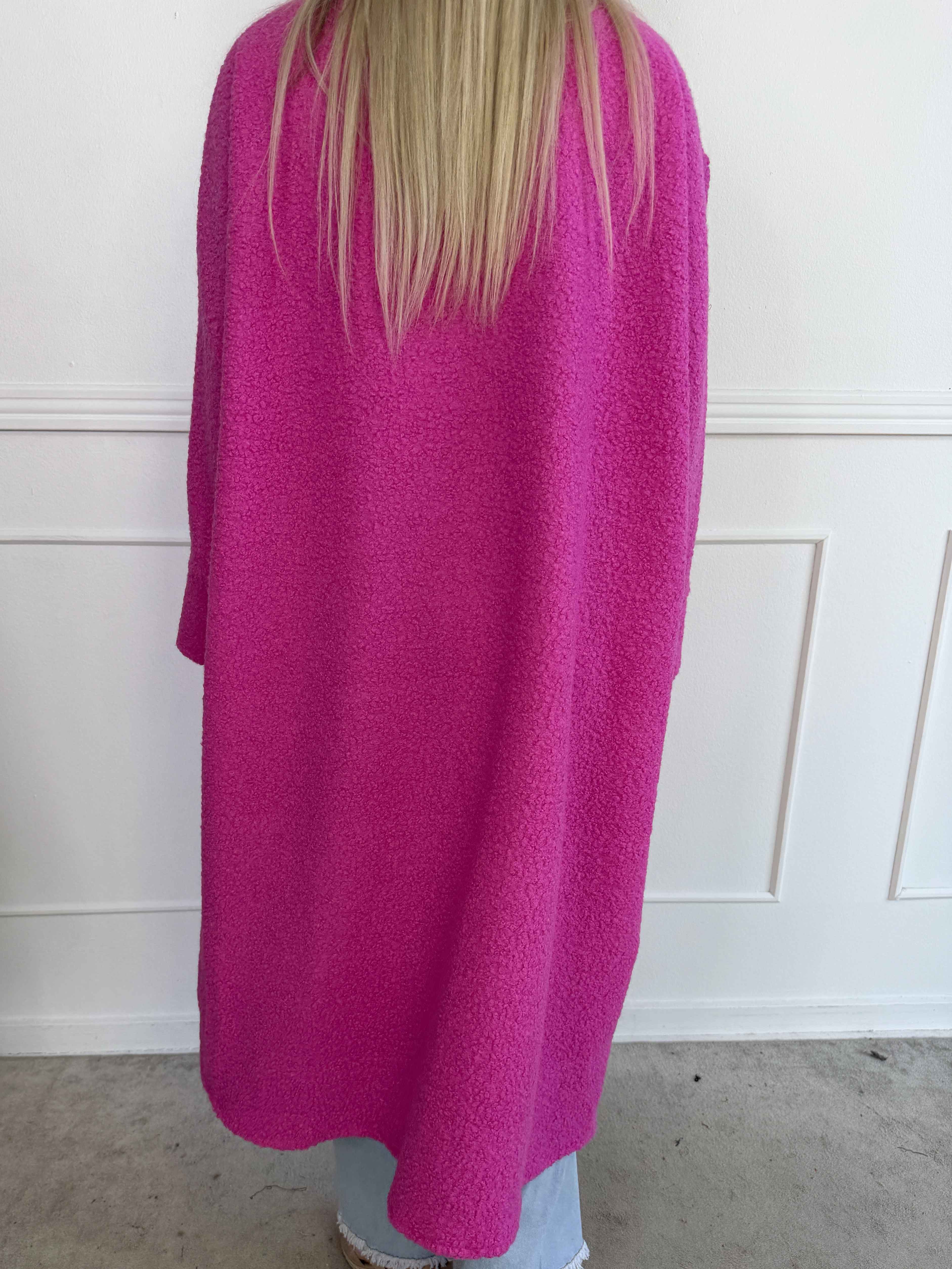 Annah Teddy - Oversized kappa i mjukt teddytyg med synliga sömmar och stora fickor