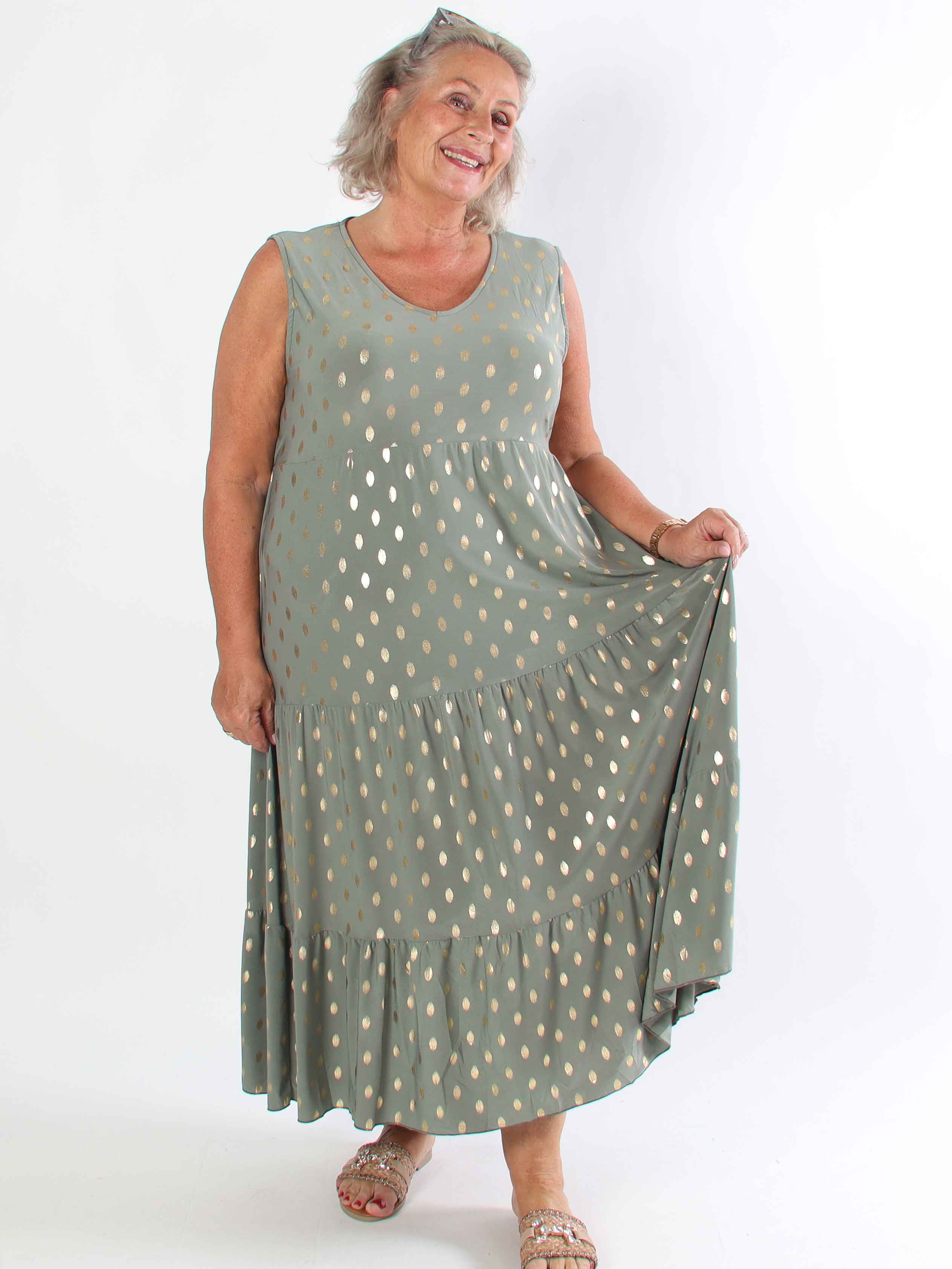 Karini Gold - Lång elastisk plus size klänning med prickar i guld