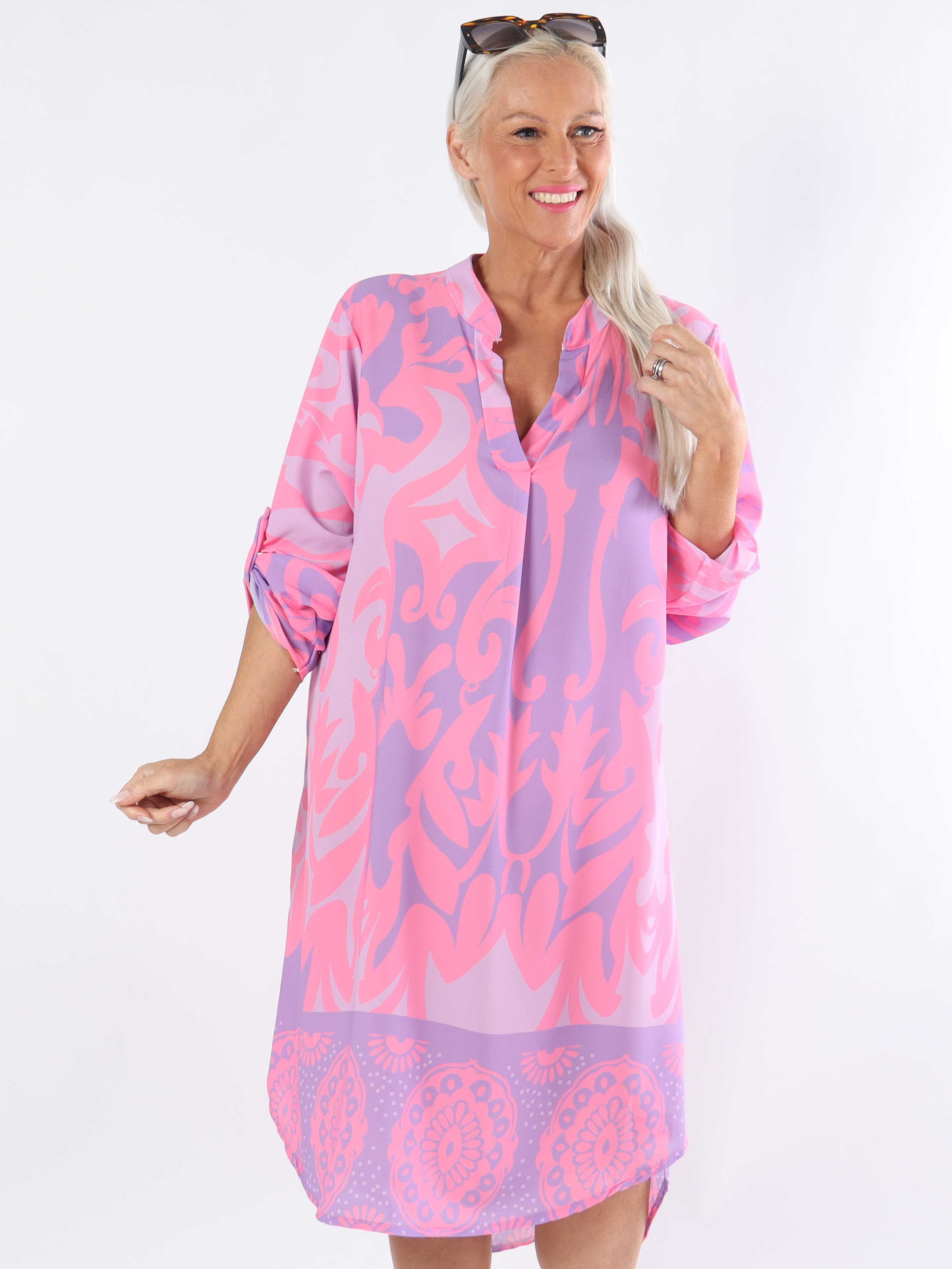 Vanesa Boheme Dress - Lätt och luftigt mönstrad plus size-klänning i viskos
