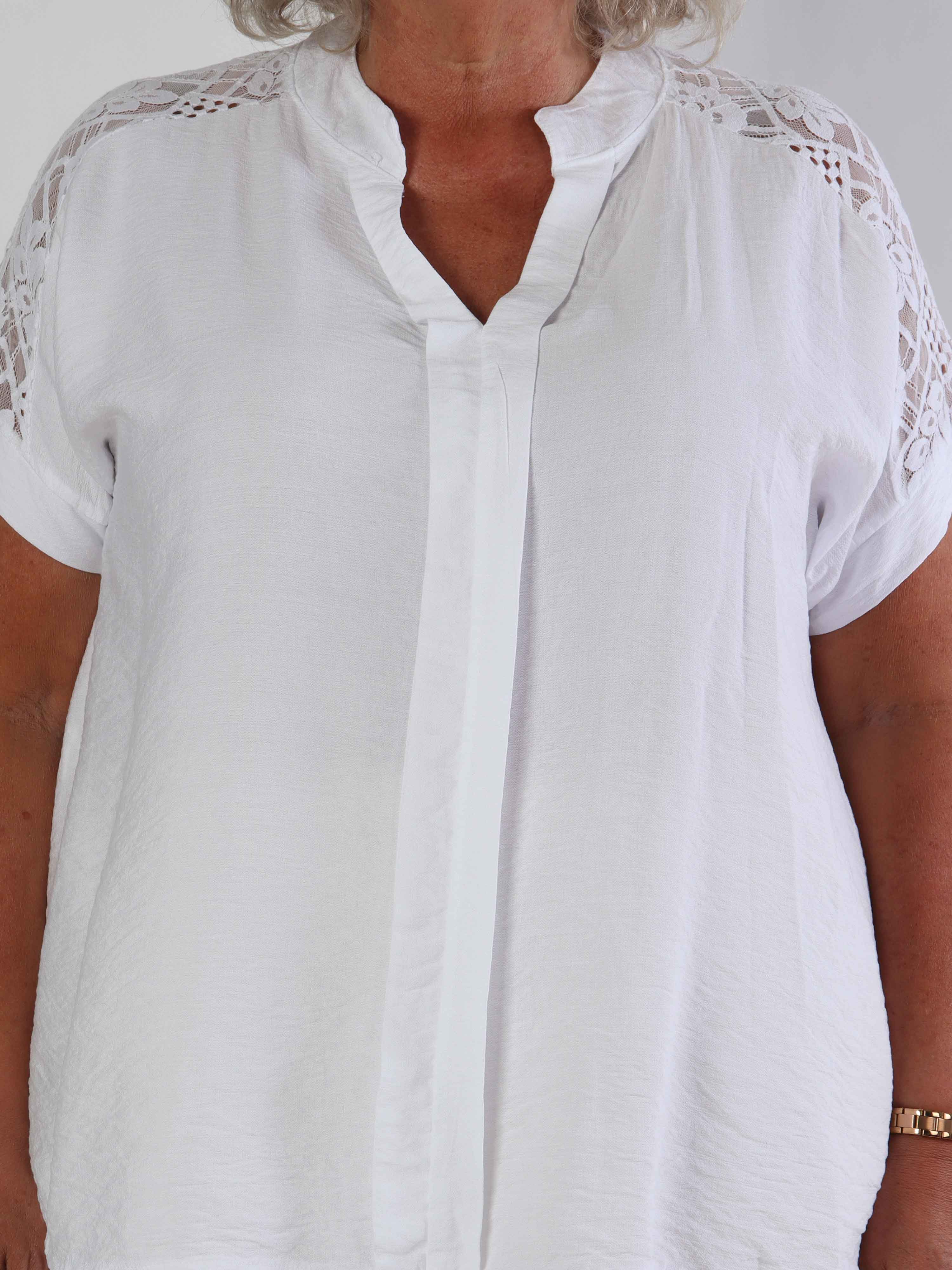Galene - Söt plus size tunika i viskos med spetsdetaljer