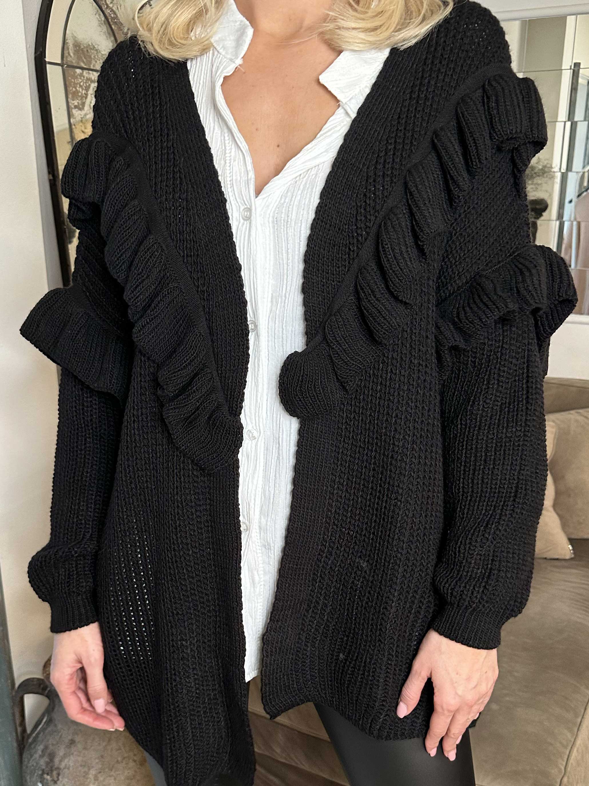 Ellis Cardigan - Fin stickad kofta med fina volangdetaljer