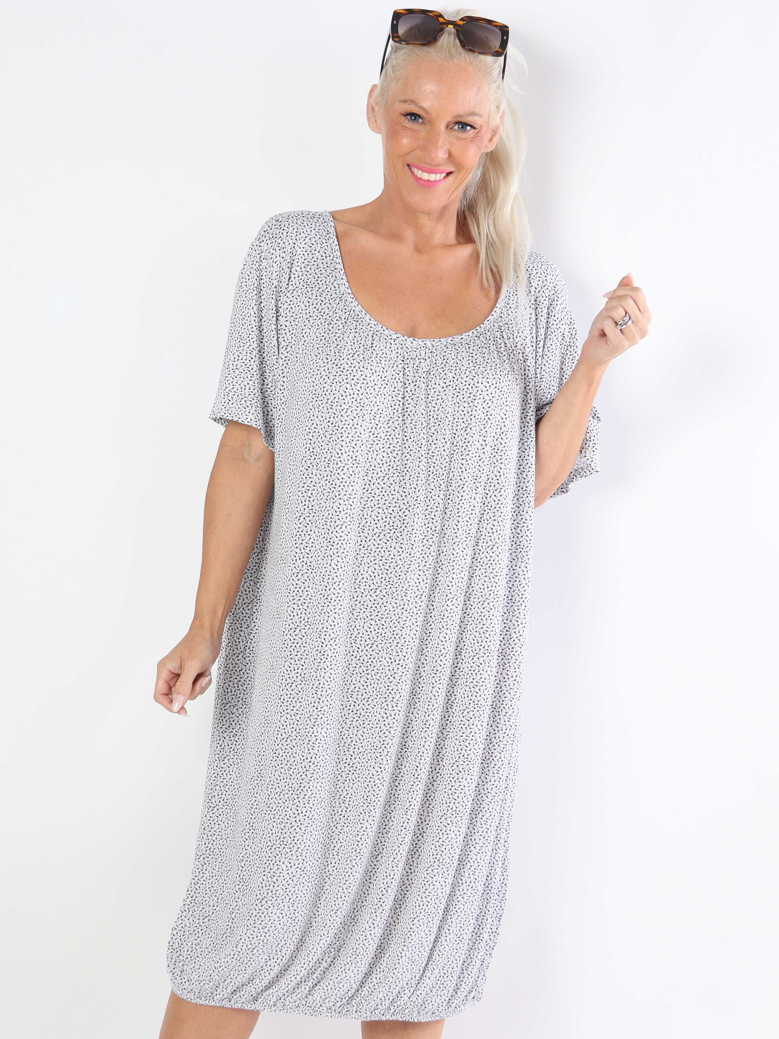 Miracle Flower Dress - Plus size-klänning i viskos med resår i nederkanten