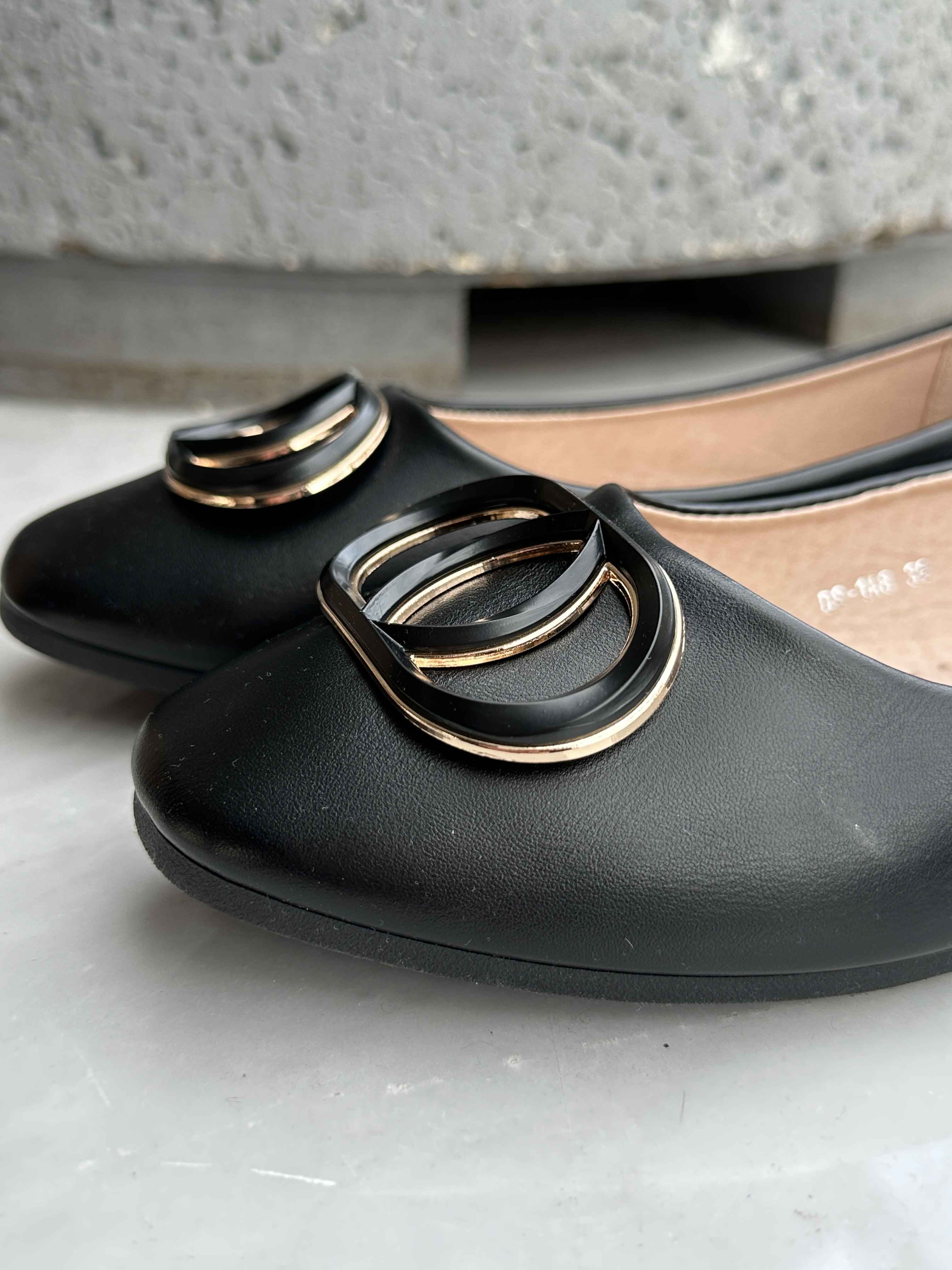 Solfrid - Eleganta ballerinor med spänne