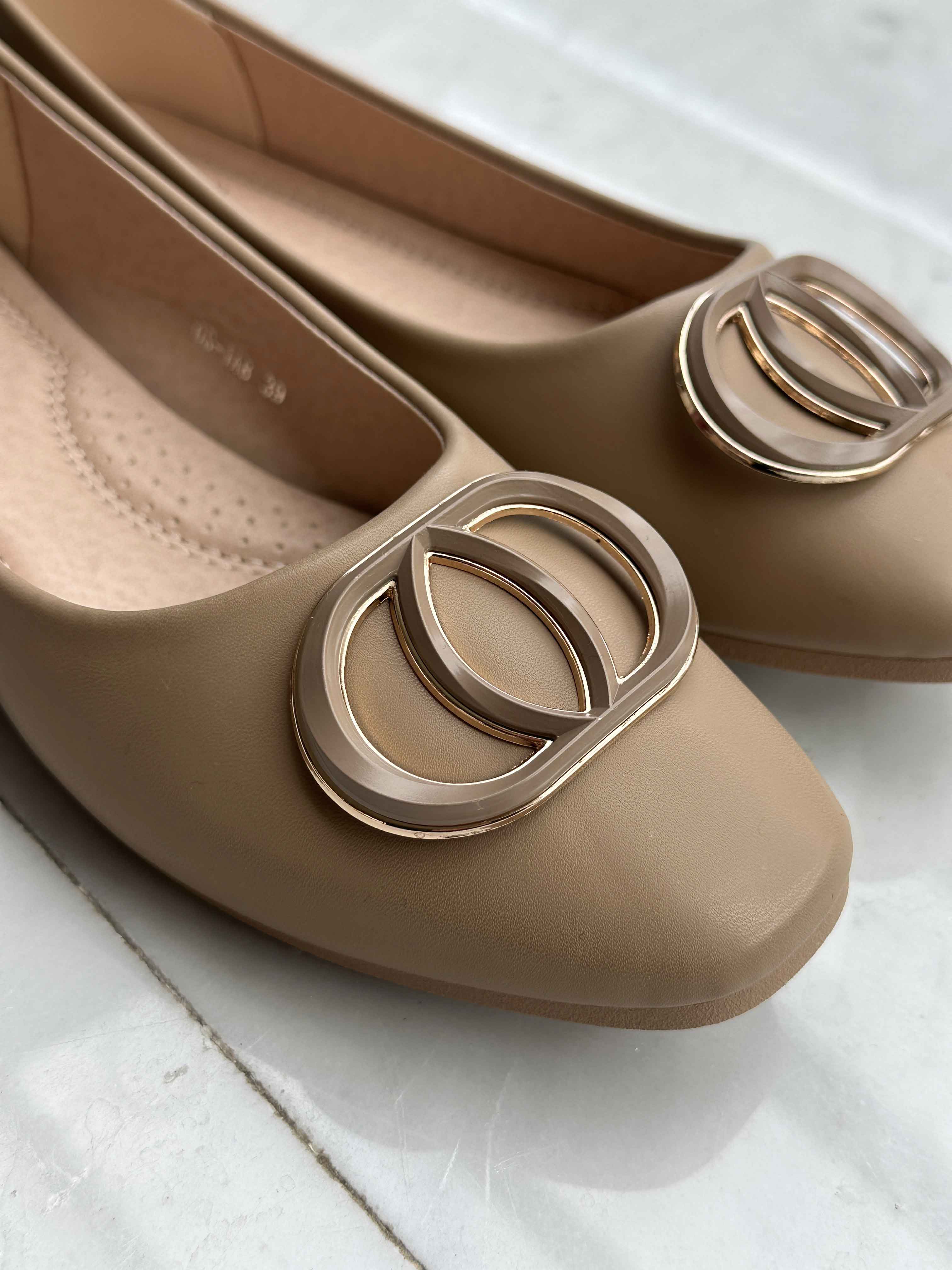 Solfrid - Eleganta ballerinor med spänne