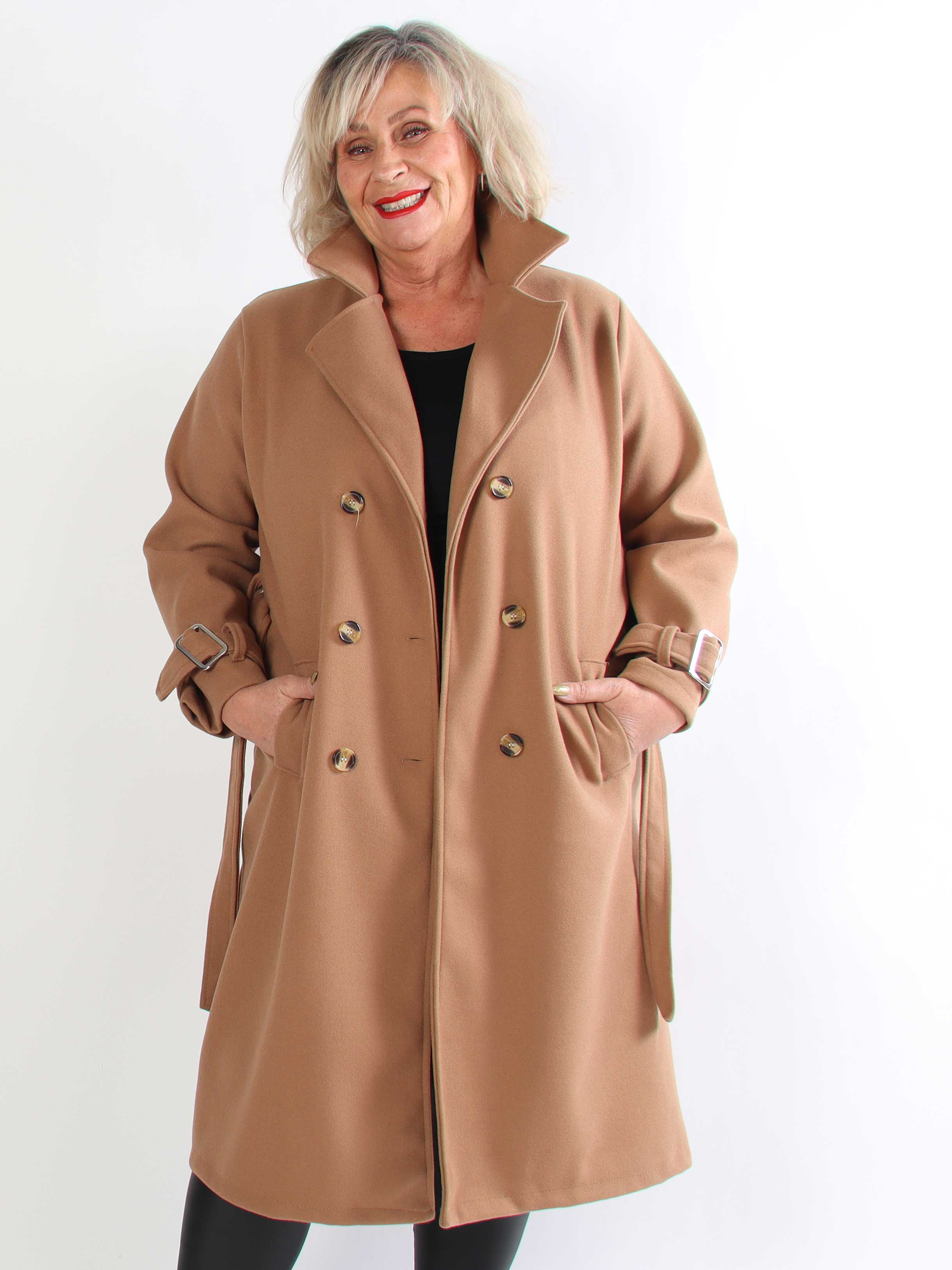 Sharpay Coat - Plus size trenchcoat med knytband