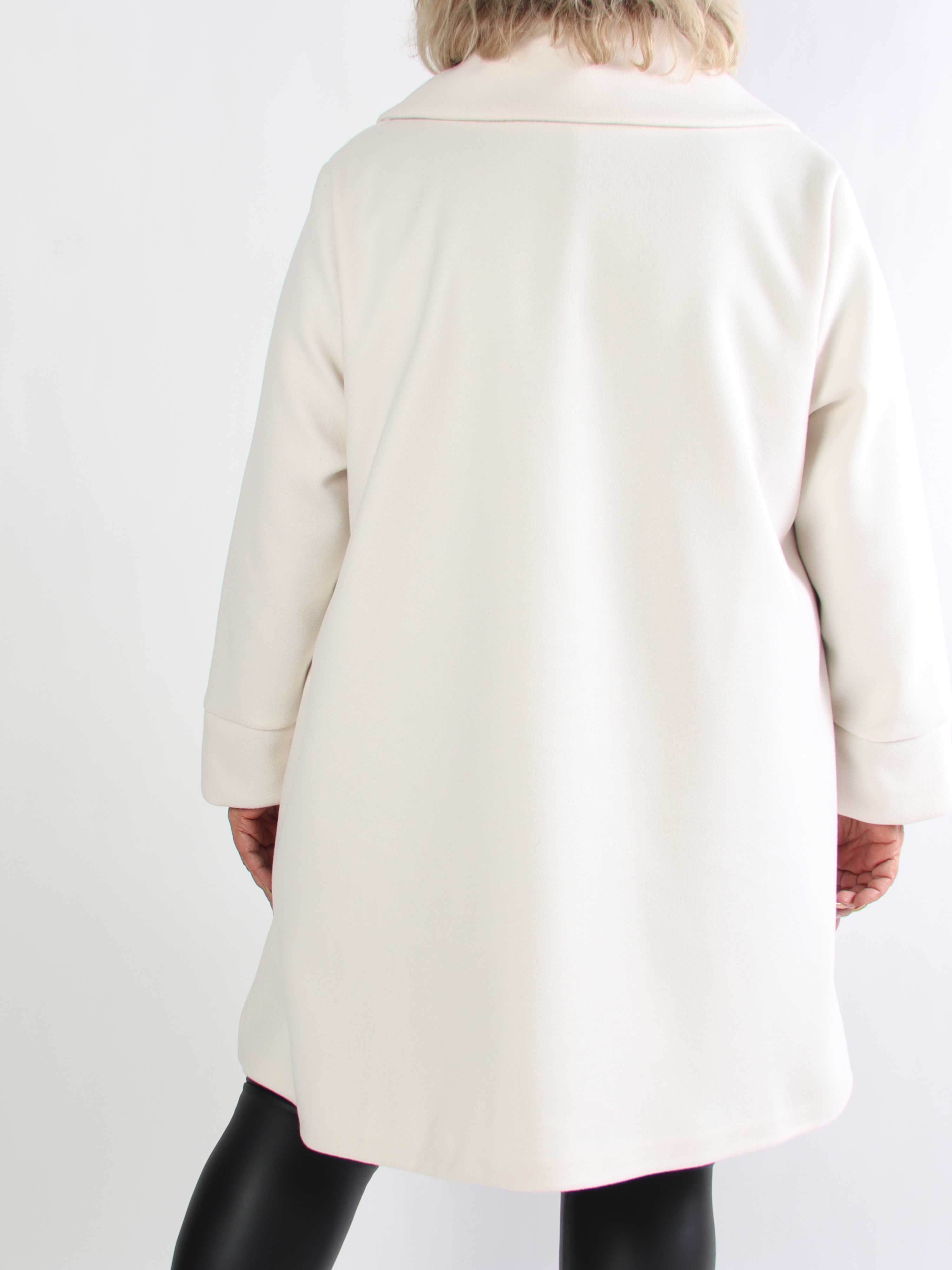 Yalena - Klassisk plus size frakke i A-facon med lommer