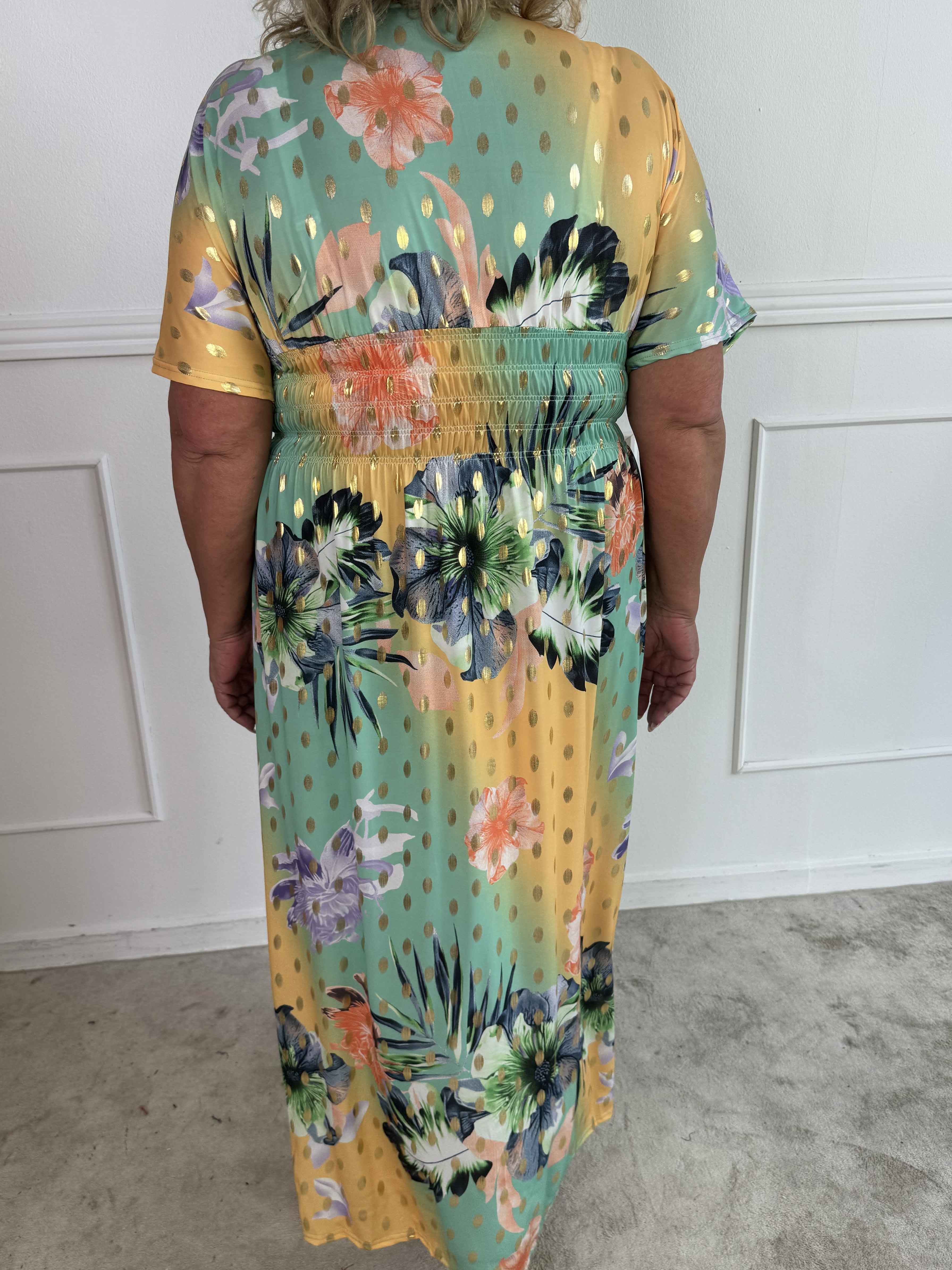 Pams Hawaii - Lång plus size klänning i stretchtyg med blommönster