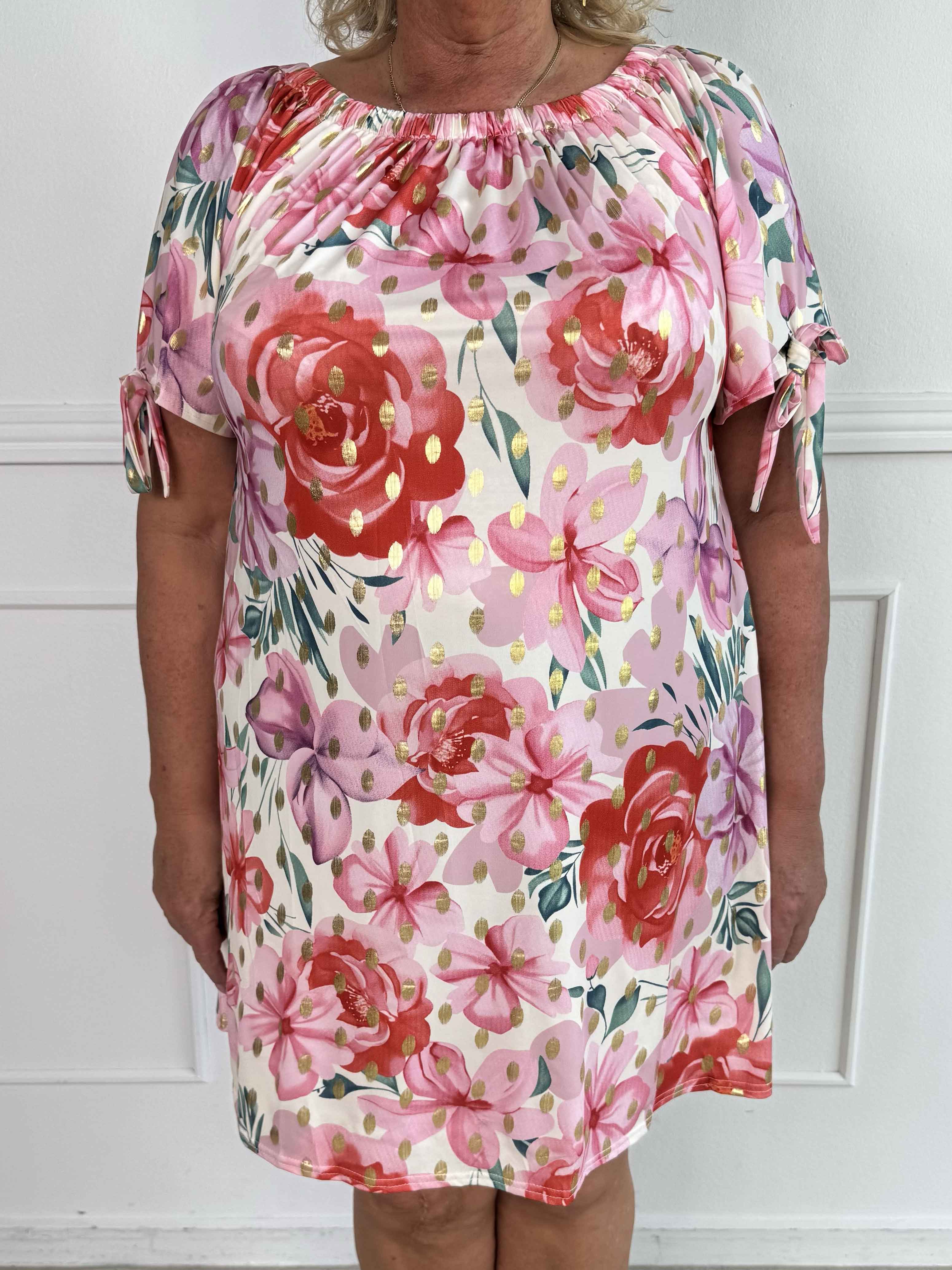Sofia - Söt plus size blommig klänning med resår i halsen