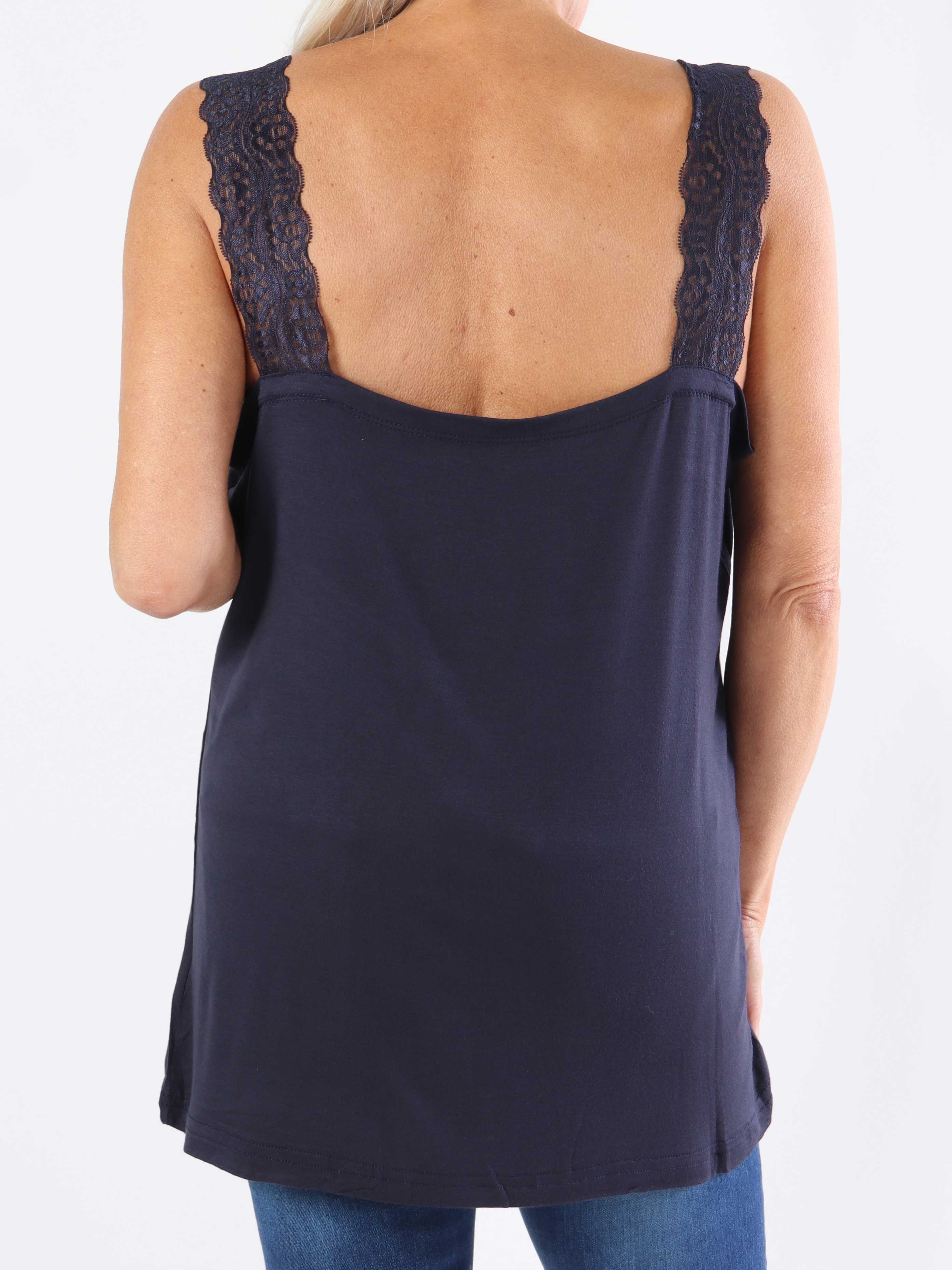 Florina - Basic plus size-topp i viskos med spetsband (bestseller)