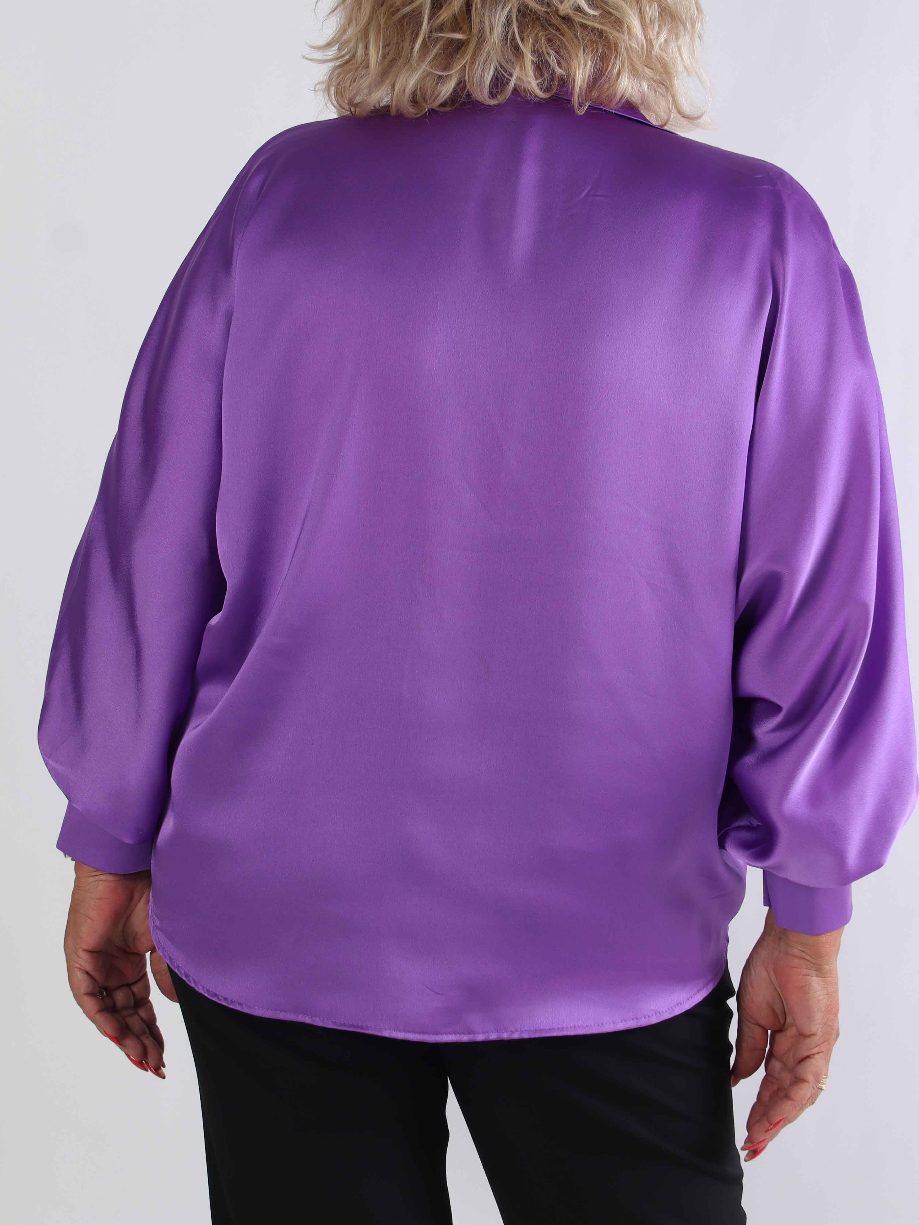 Feliciti - Shiny plus size skjorta med fladdermusärmar