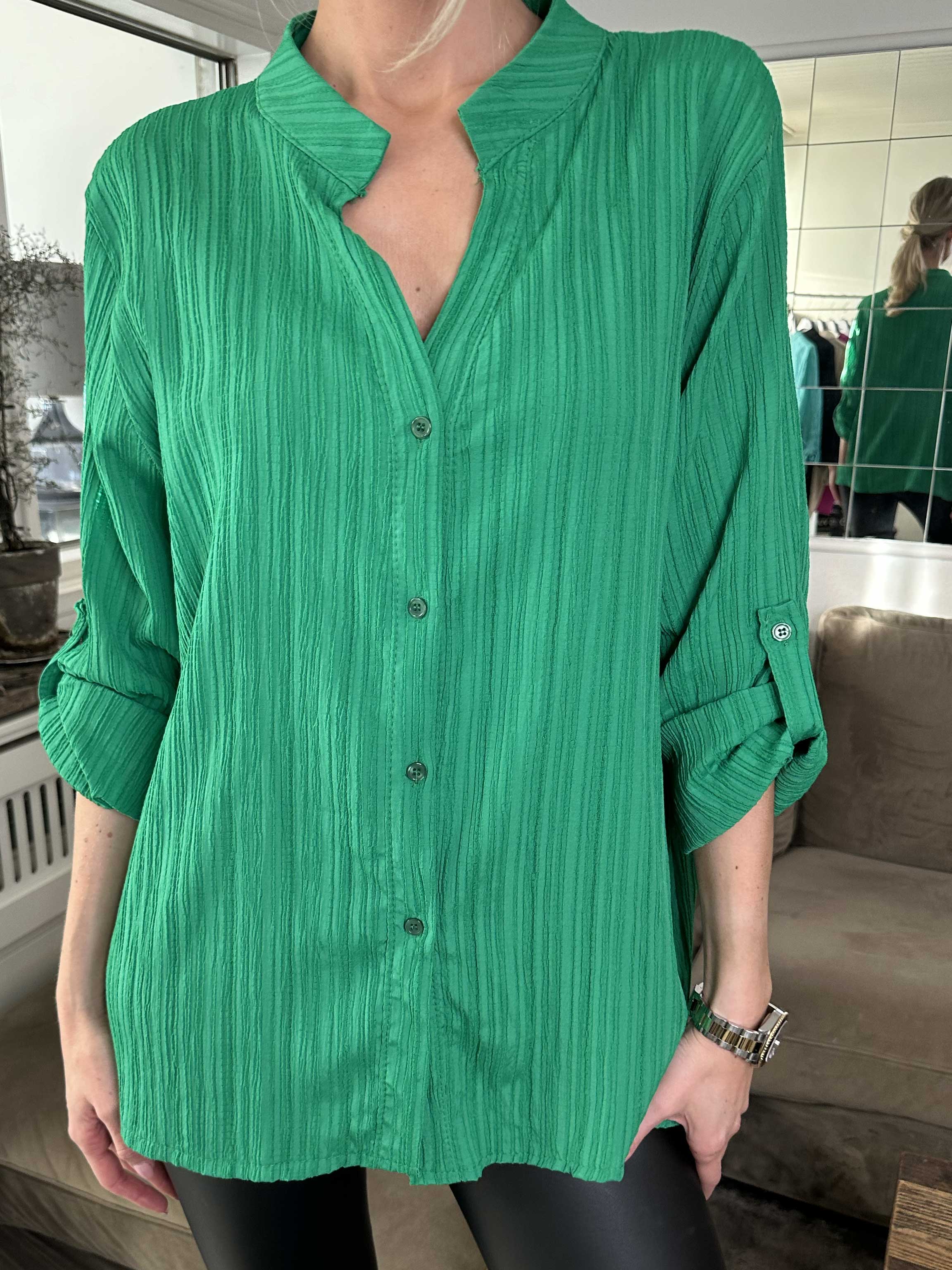 Karah - Enfärgad skjorta i crepe-look