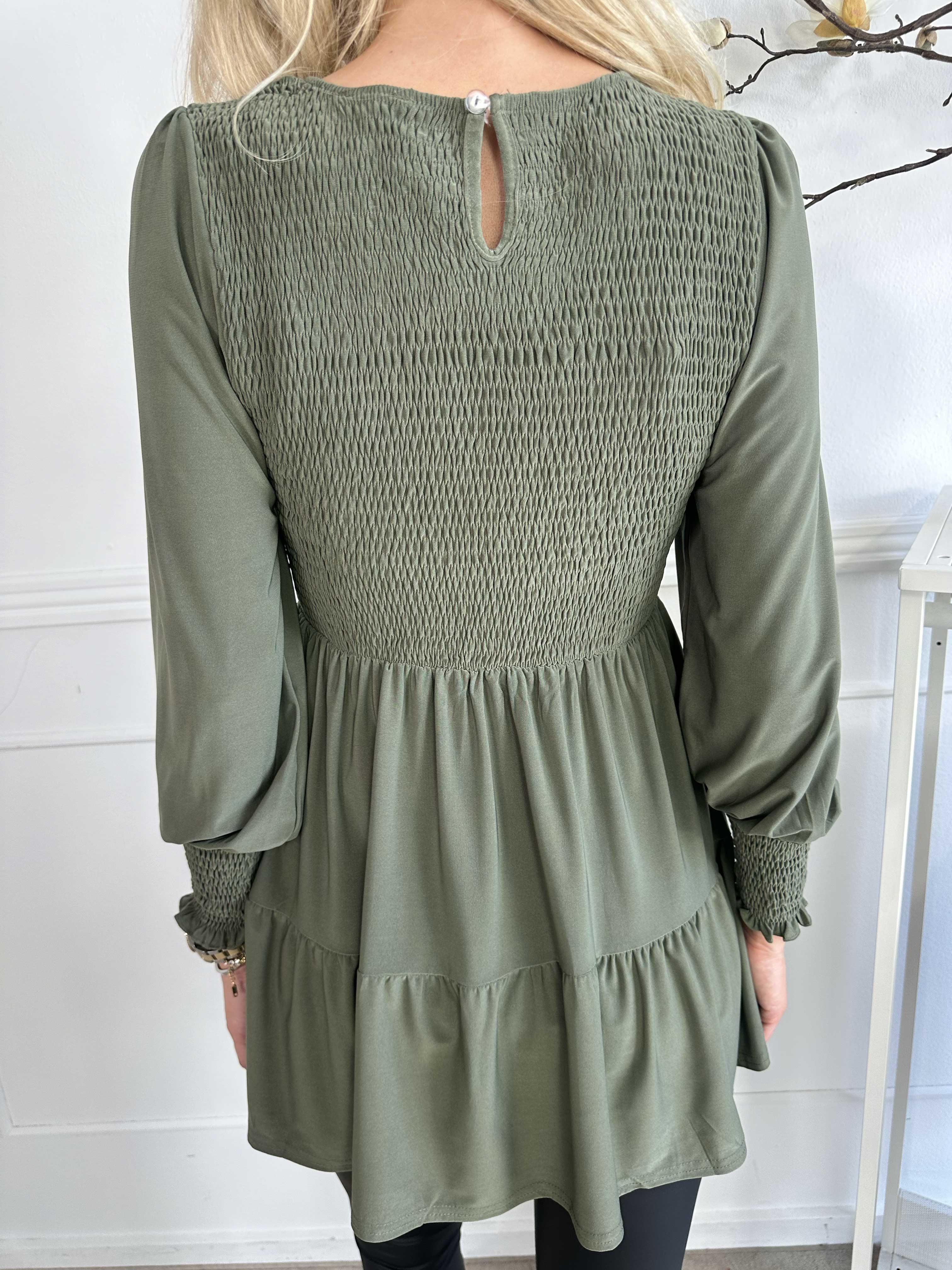 Kelly Shirt - Elastisk blus med smock över bröstet