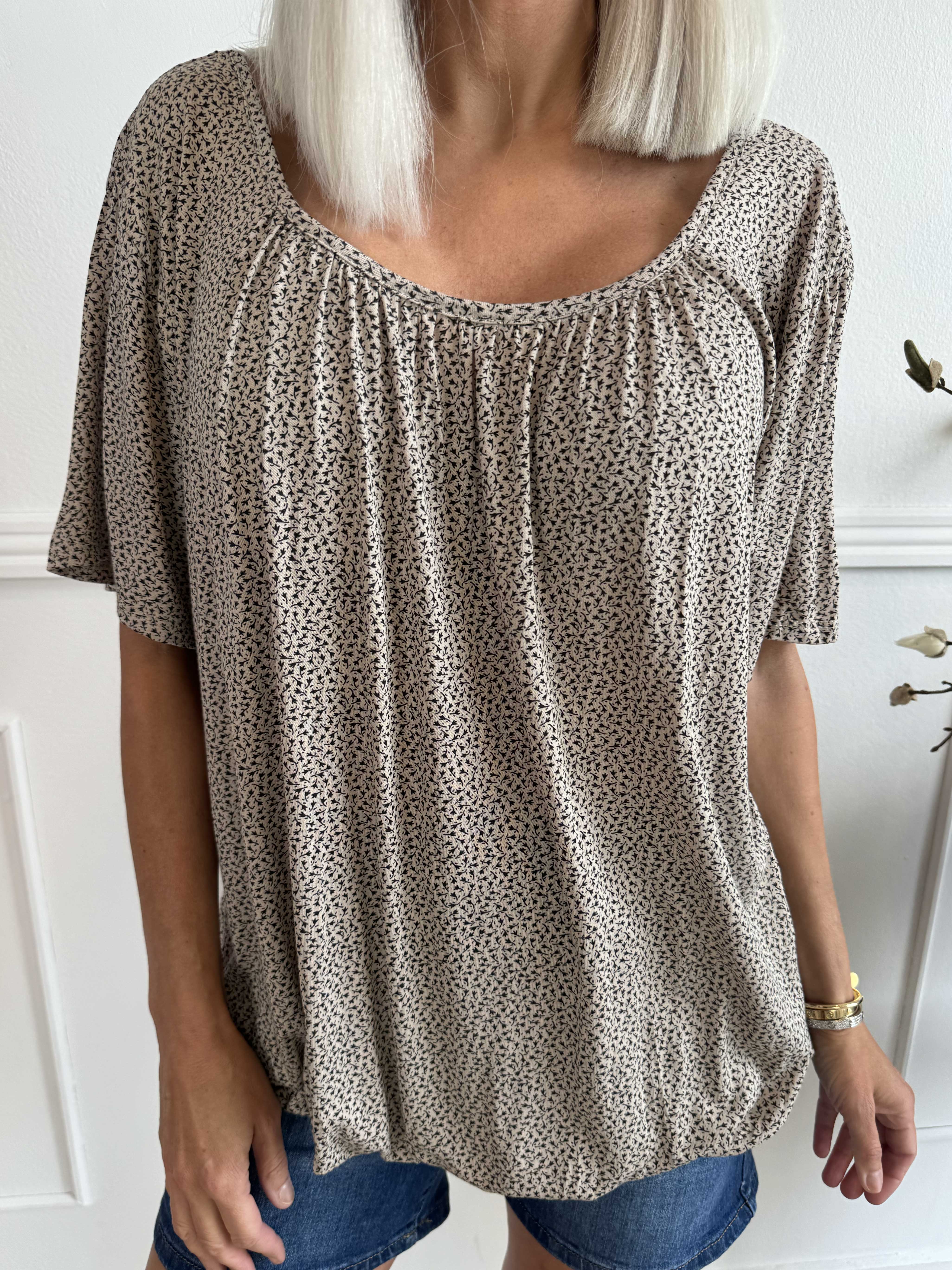 Miracle Flower T-shirt - Blus i viskos med resår nedtill