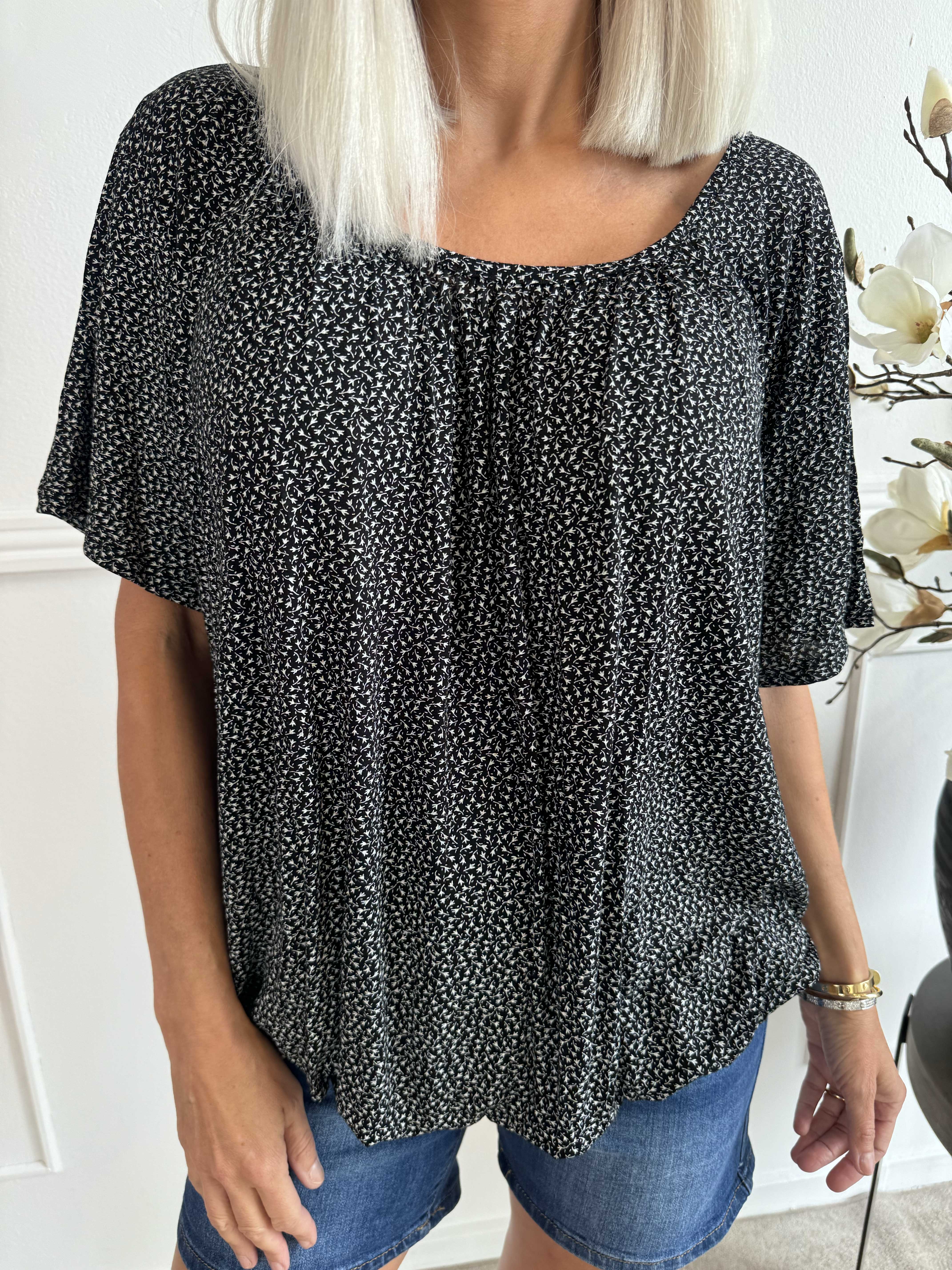 Miracle Flower T-shirt - Blus i viskos med resår nedtill