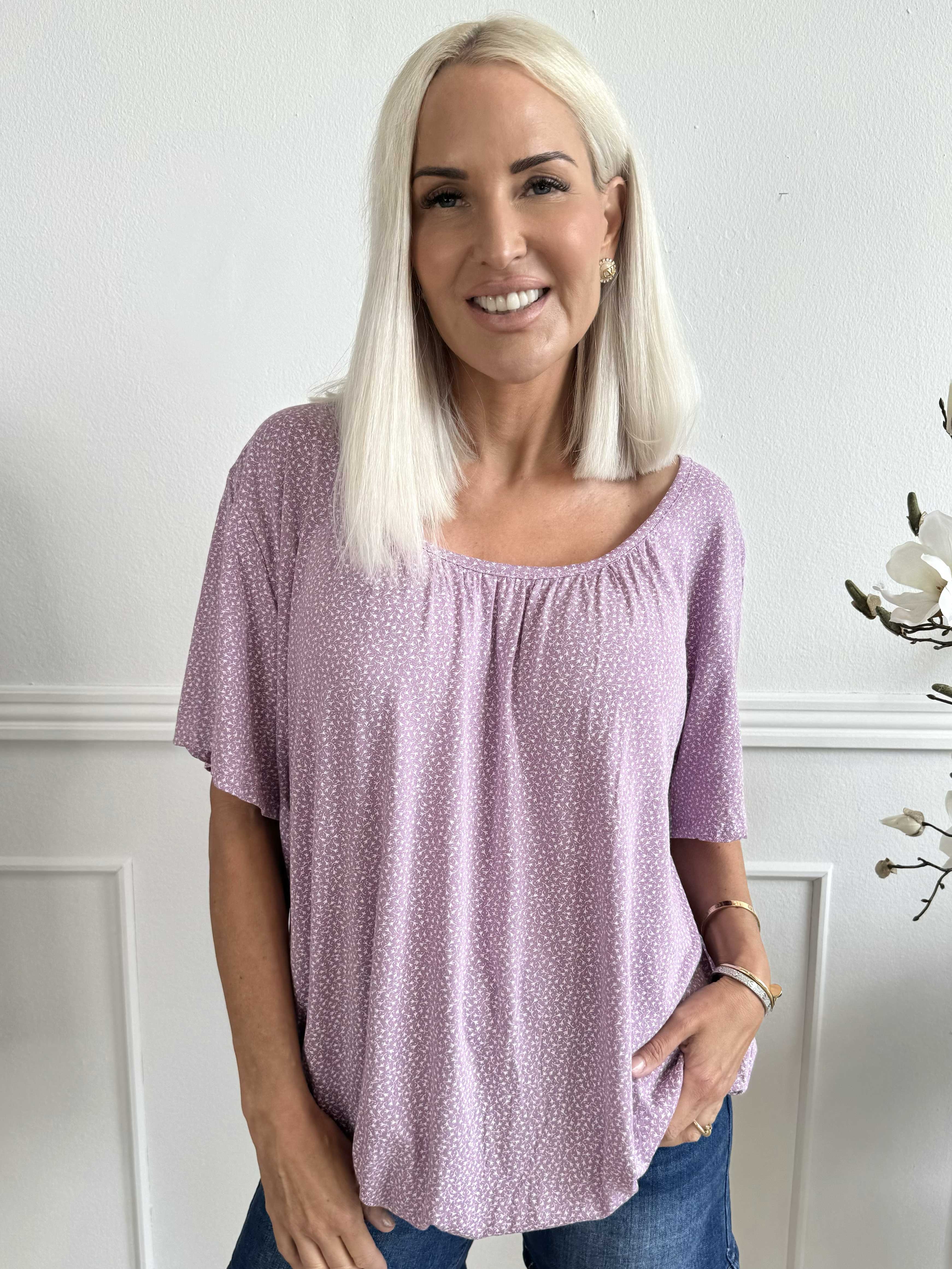 Miracle Flower T-shirt - Blus i viskos med resår nedtill