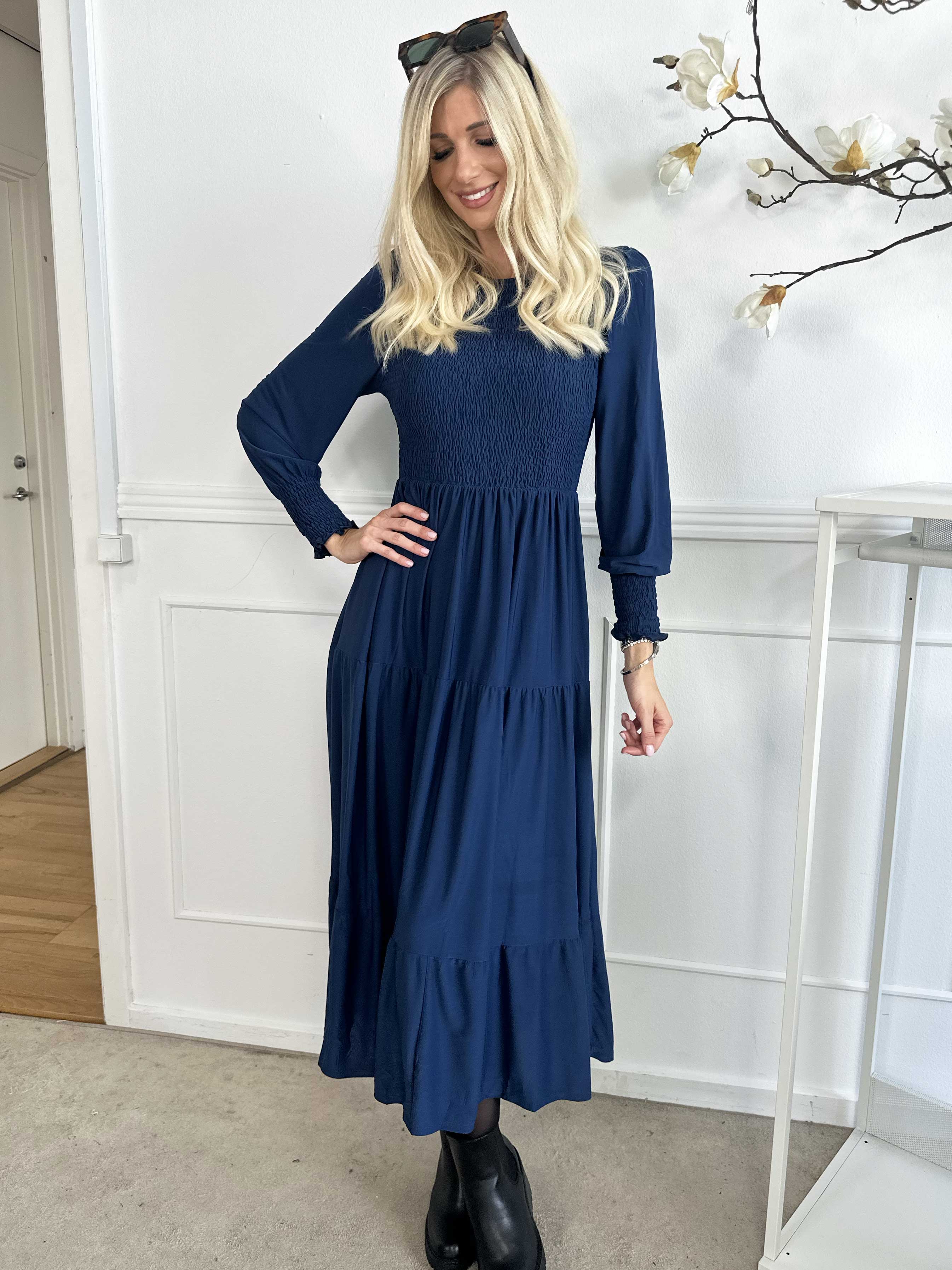 Kelly Long - Stretchklänning med smock över bröstet