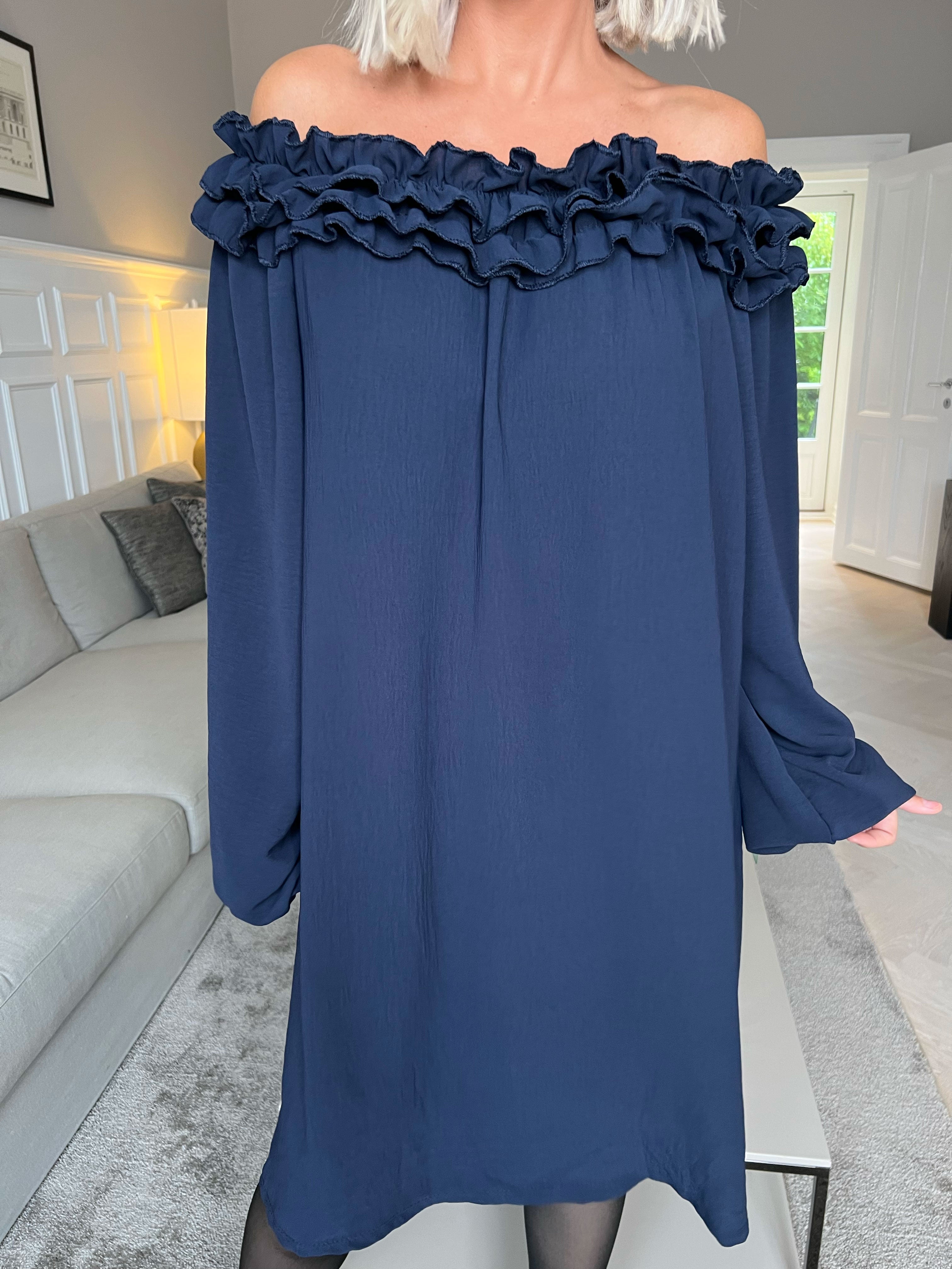 Chili Dress - Klänning med långa ärmar och volanger