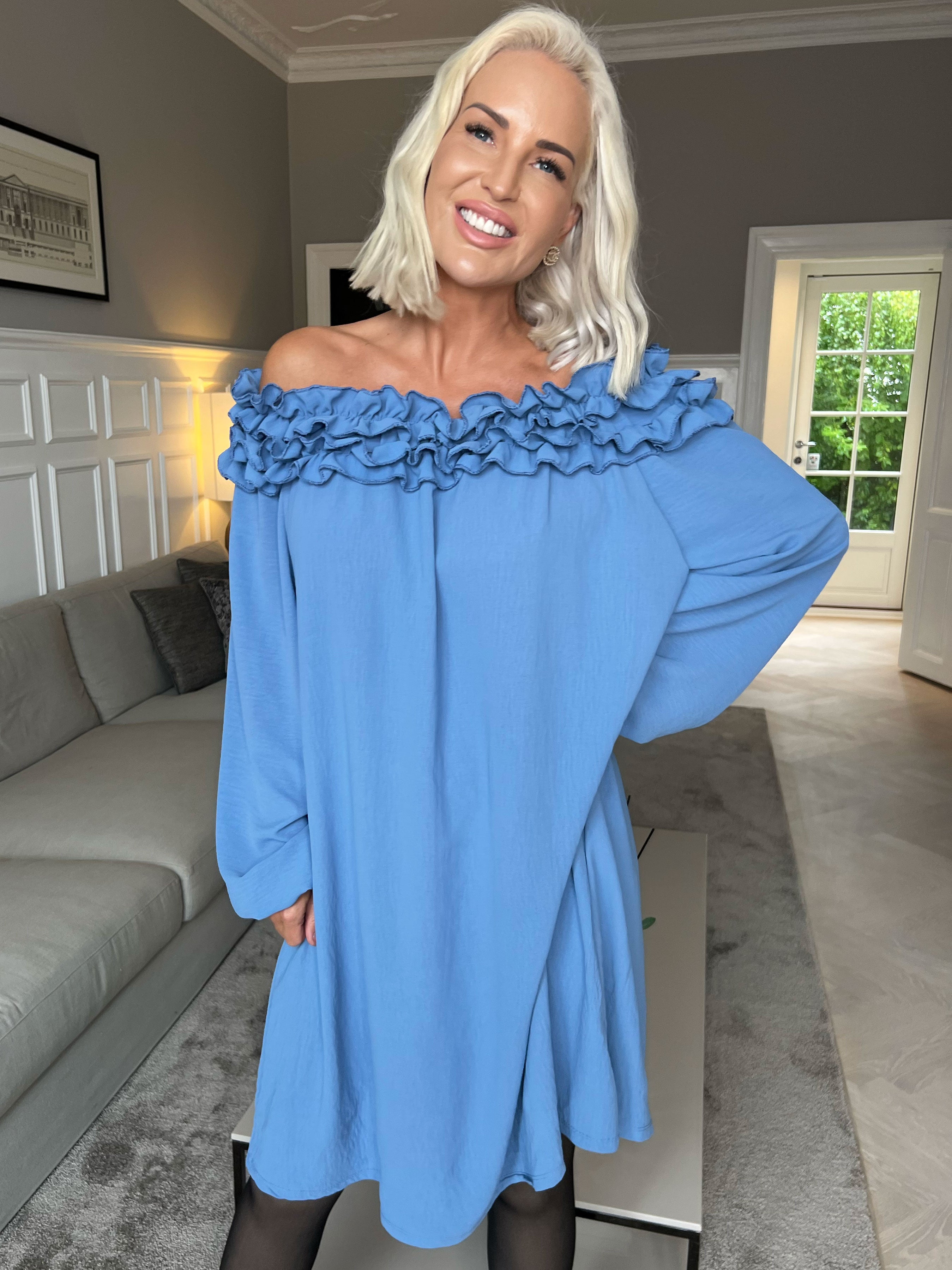 Chili Dress - Klänning med långa ärmar och volanger