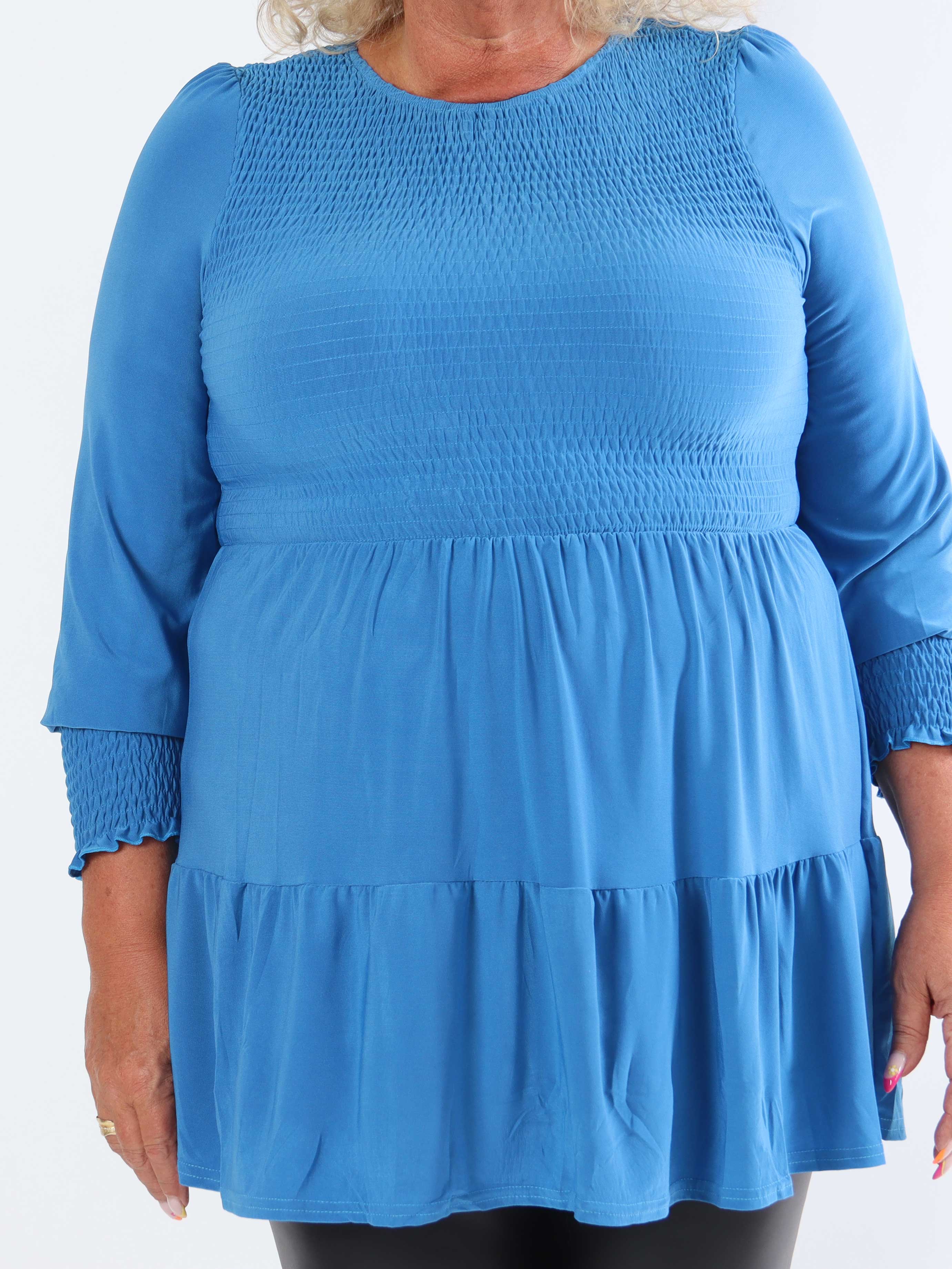 Kelly Shirt - Elastisk plus size blus med smock över bröstet