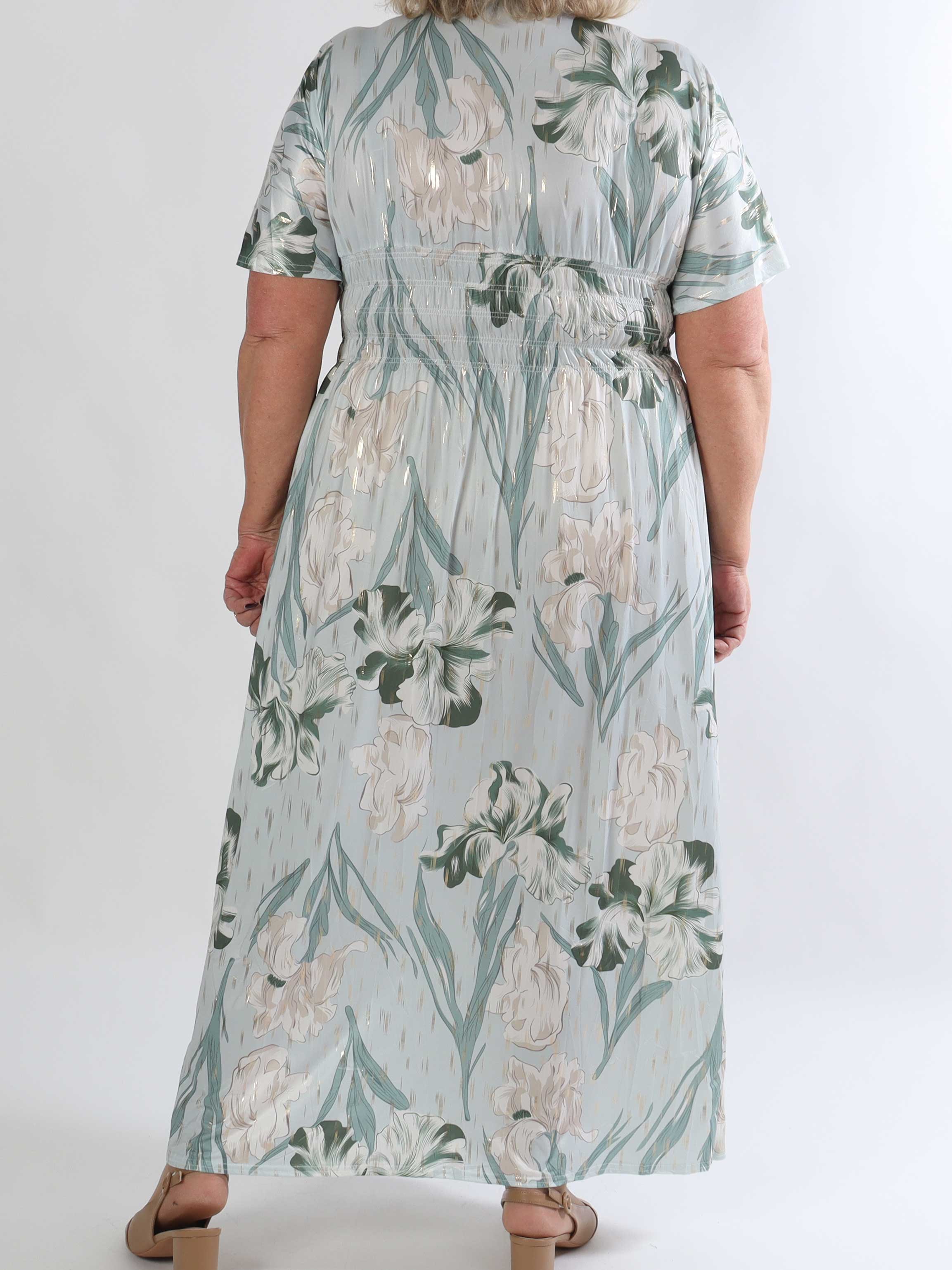 Pams Kvitka - Lång blommig plus size klänning med gulddetaljer och fickor