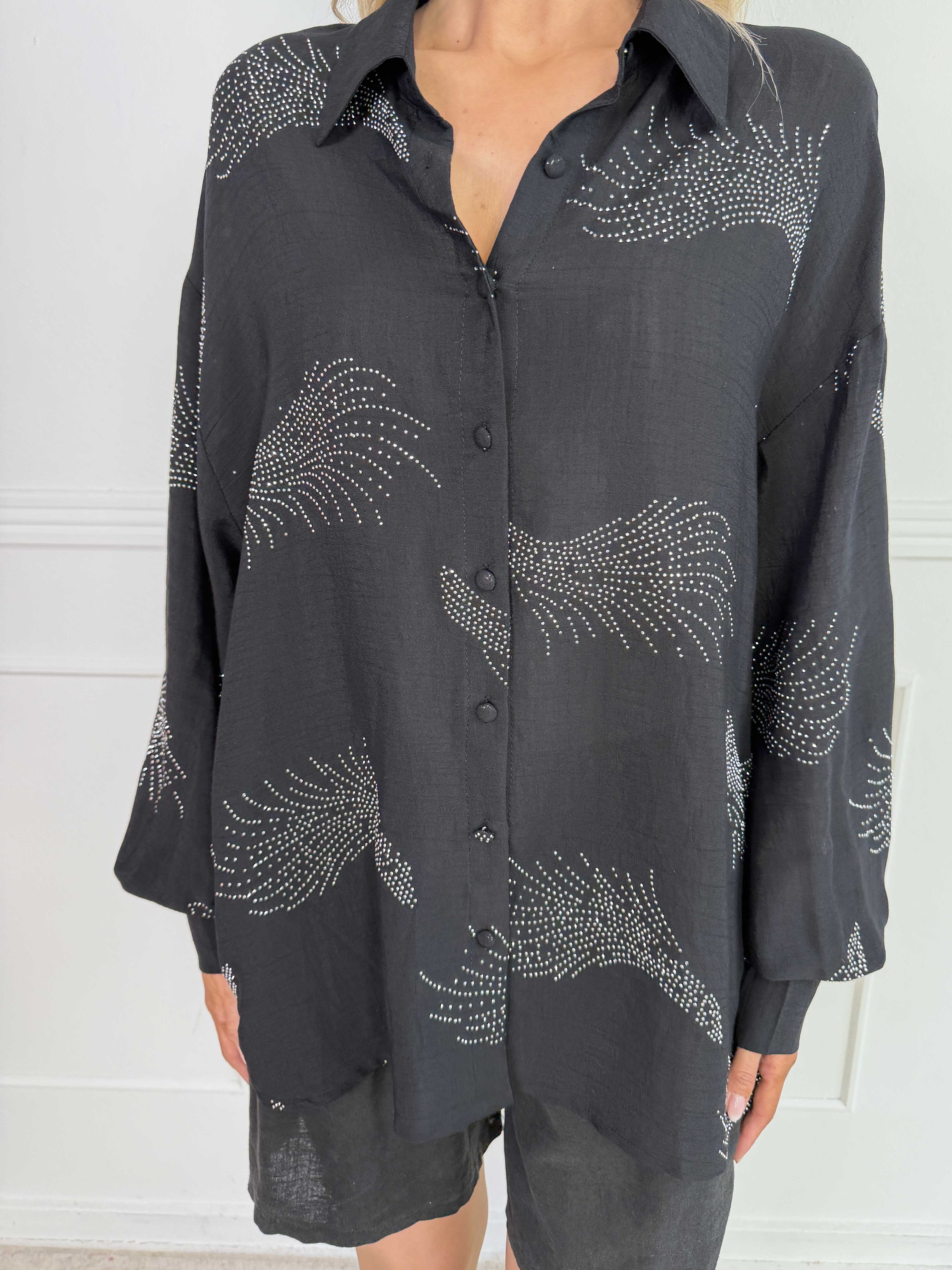 Heidy - Plus size skjorta med fina strass och breda manschetter