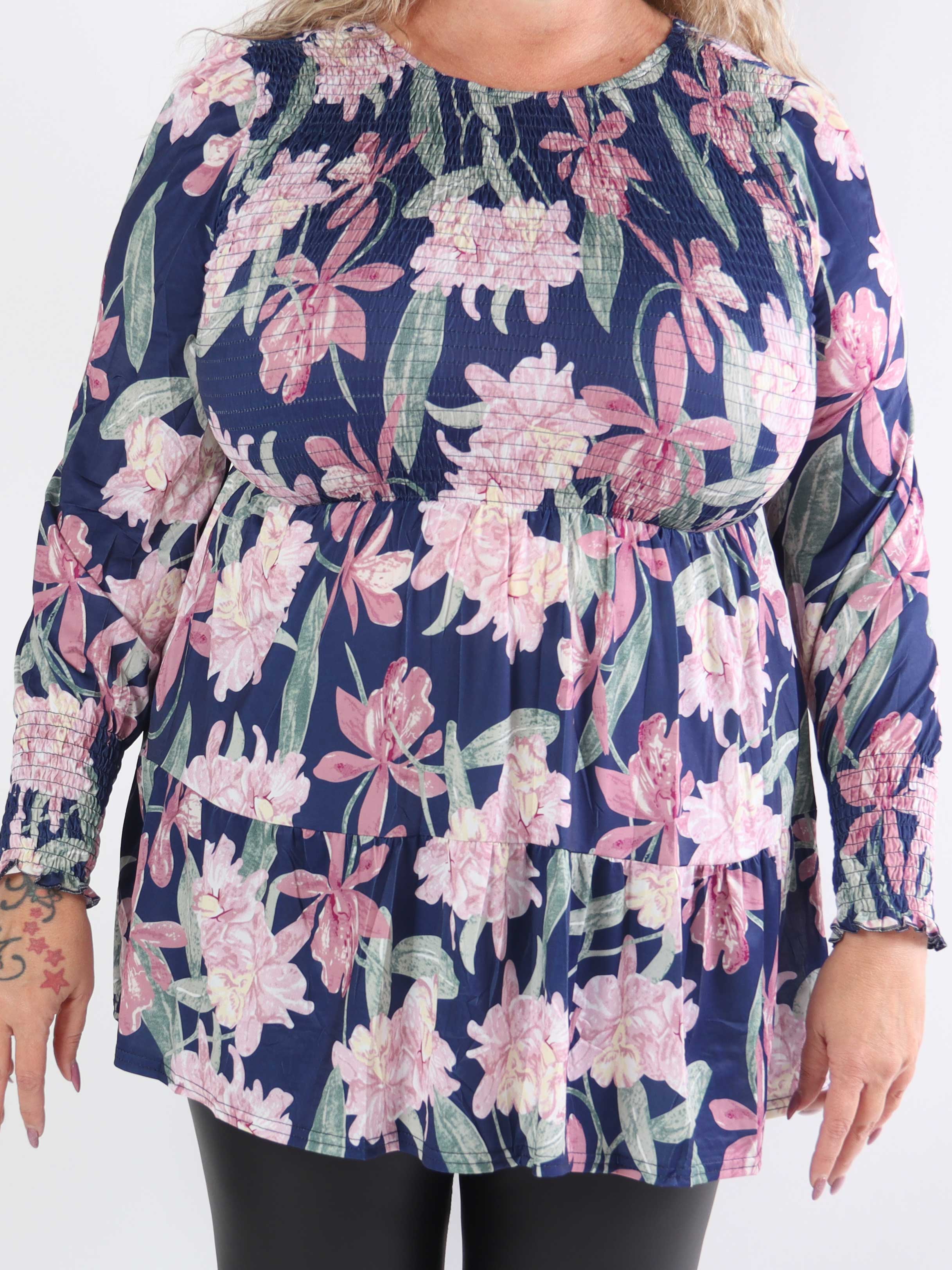 Kelly Flower Shirt - Elastisk plus size-blus med smock över bröstet