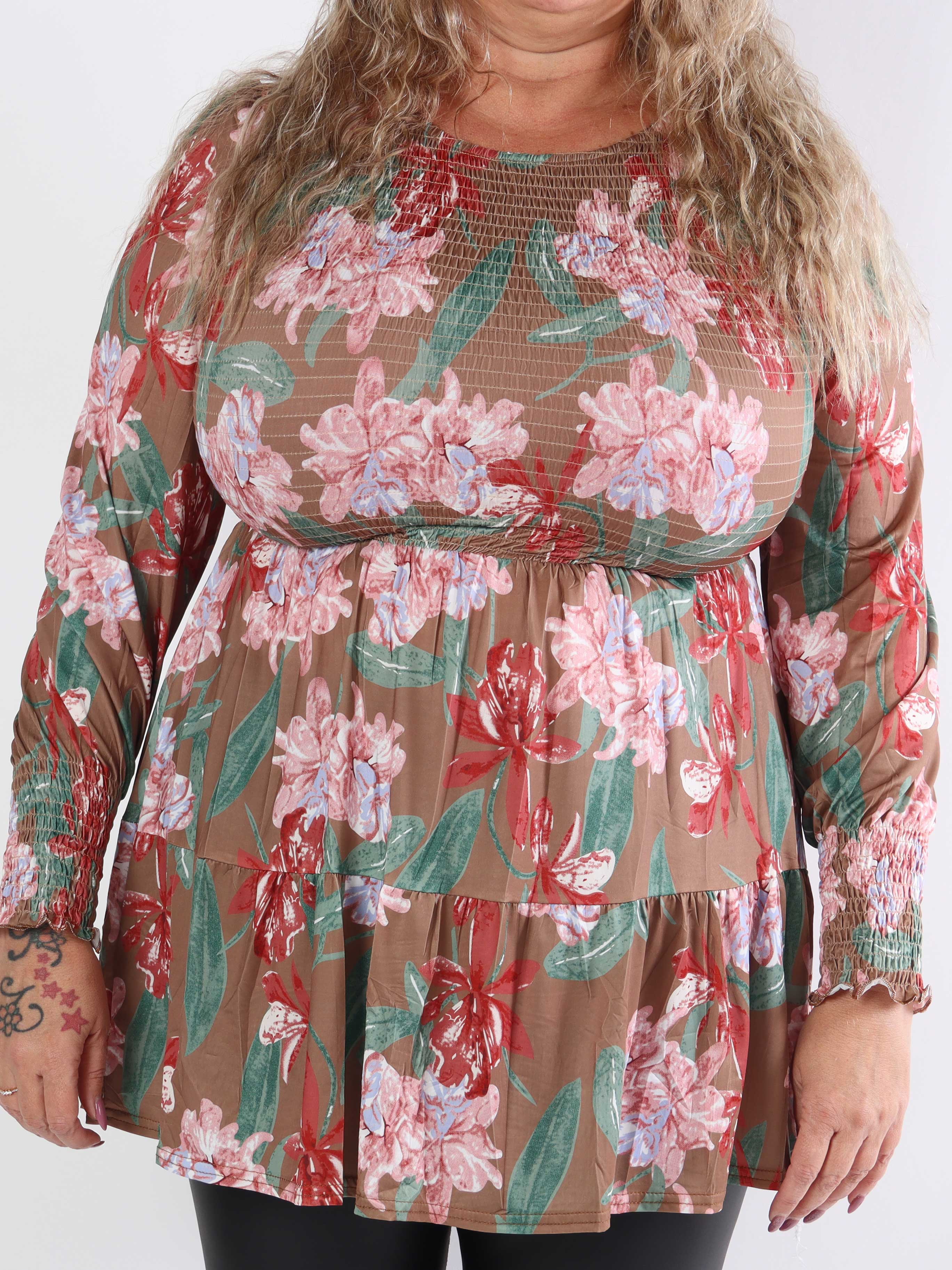 Kelly Flower Shirt - Elastisk plus size-blus med smock över bröstet
