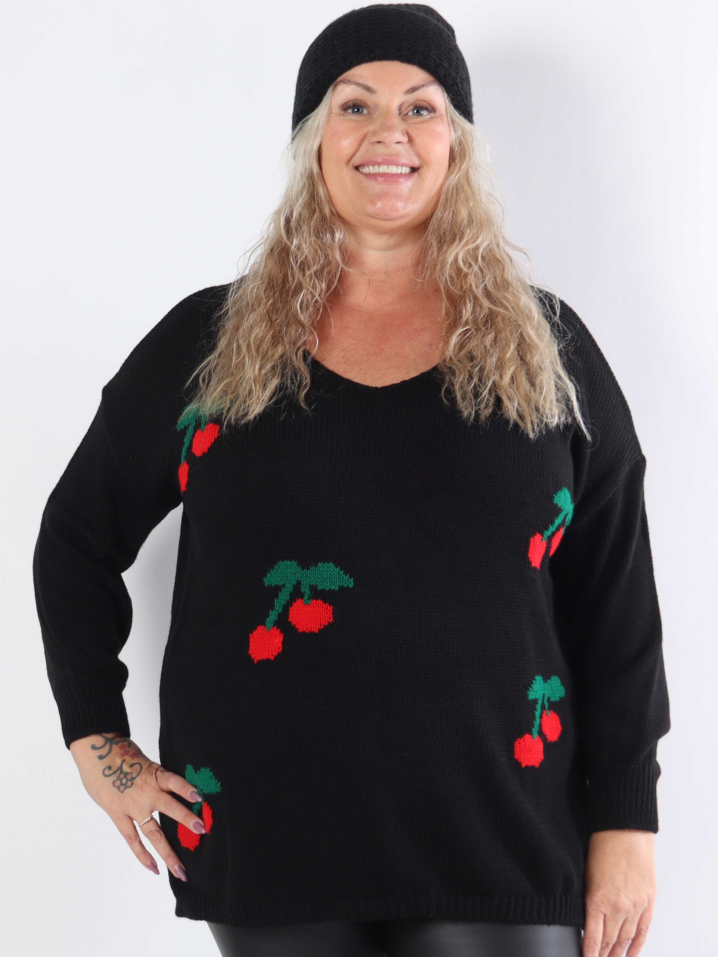 Cherry - Stickad blus i plus size med körsbär