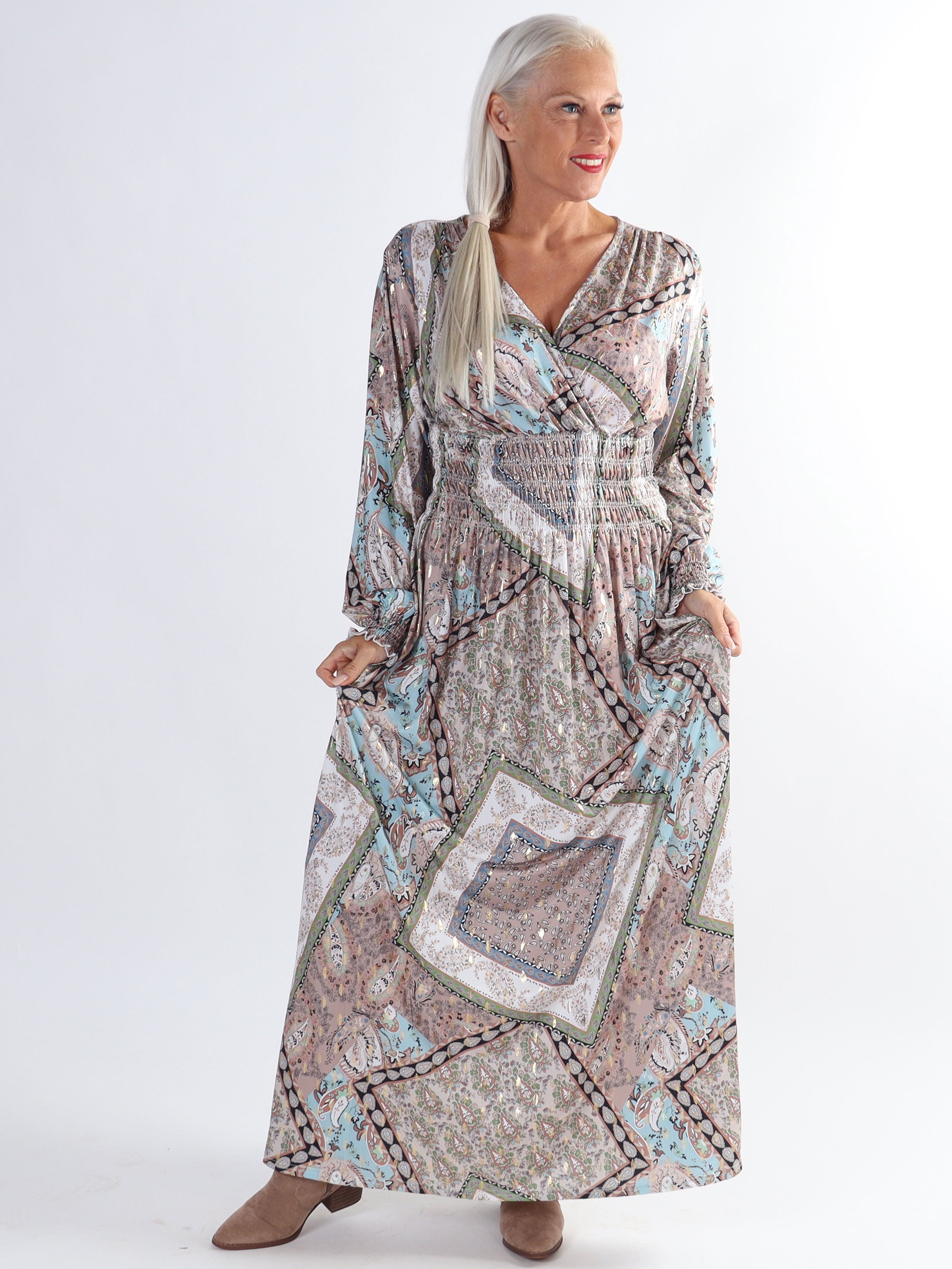 Pams Paisley L/S - Plus size elastisk klänning i skrynkelfritt tyg med långa ärmar