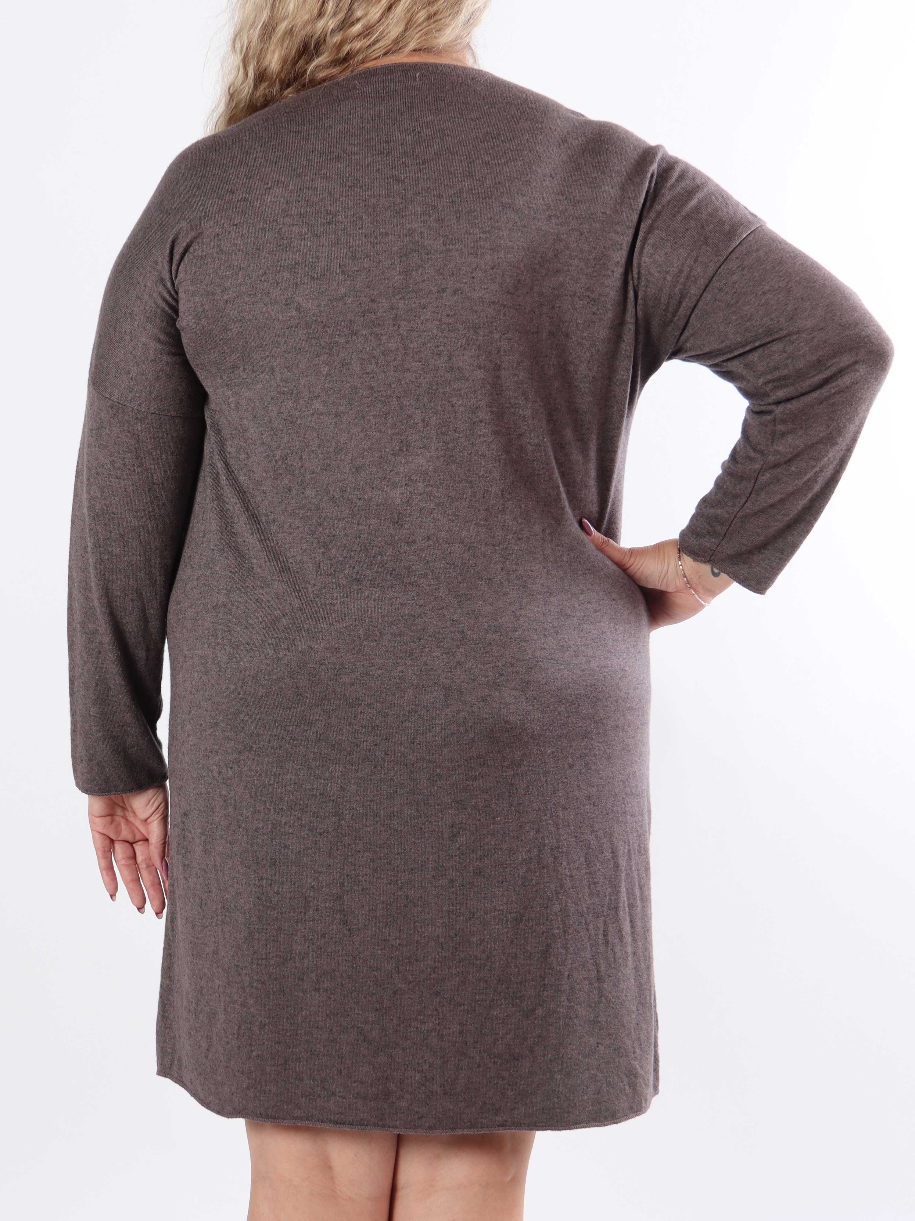 Djamila Long - Mega mjuk plus size-klänning i viskos med v-ringning